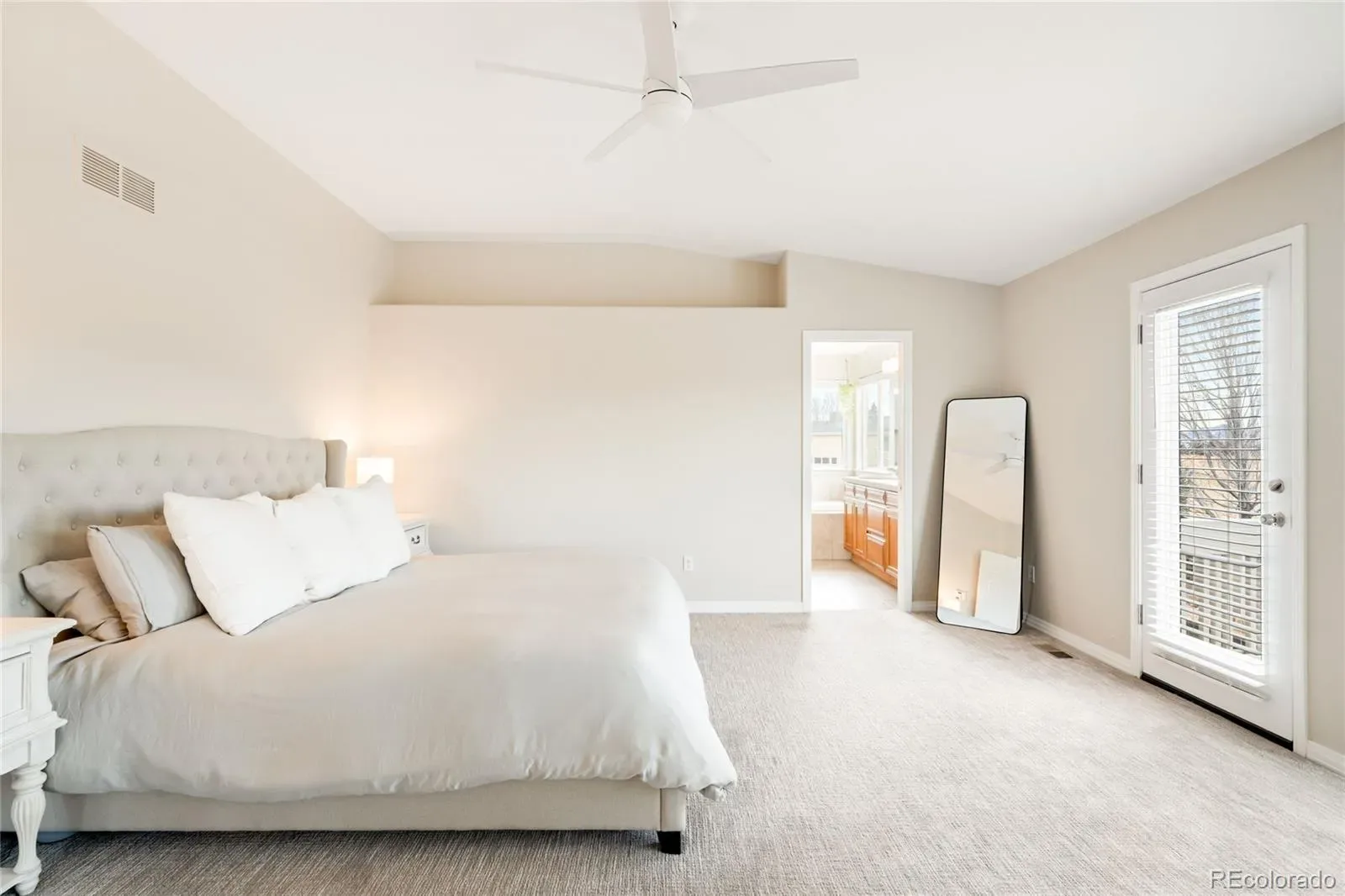 03122026011057 1600 22