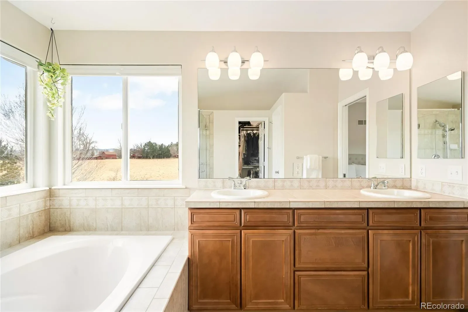 03122026011057 1600 26