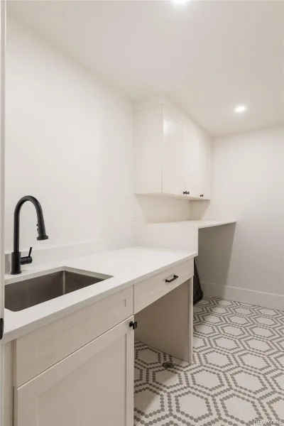 740 Clayton Street Denver CO 80206 MLS #REC3294623 06092026005752 800 37