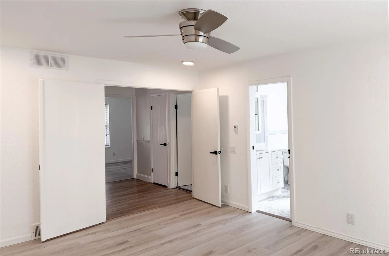 3719 E MISSION PARKWAY Aurora CO 80013 | MLS #REC3298235 10102026053017 1600 18