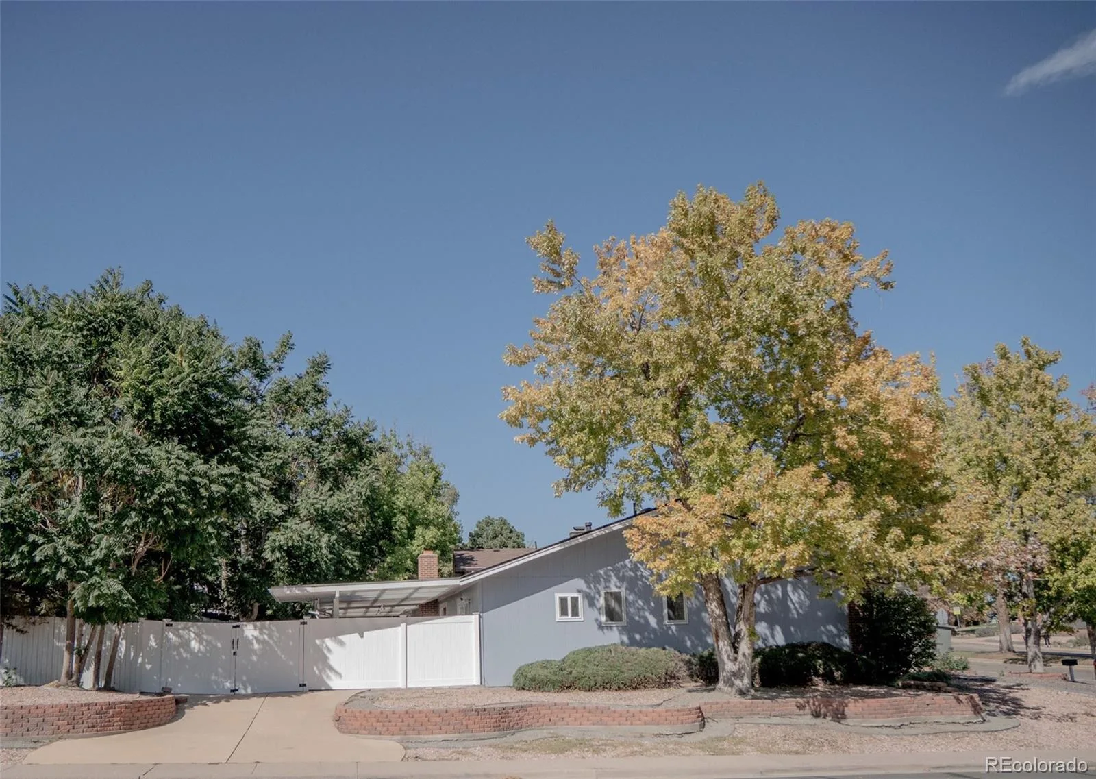 3719 E MISSION PARKWAY Aurora CO 80013 | MLS #REC3298235 10102026053017 1600 39
