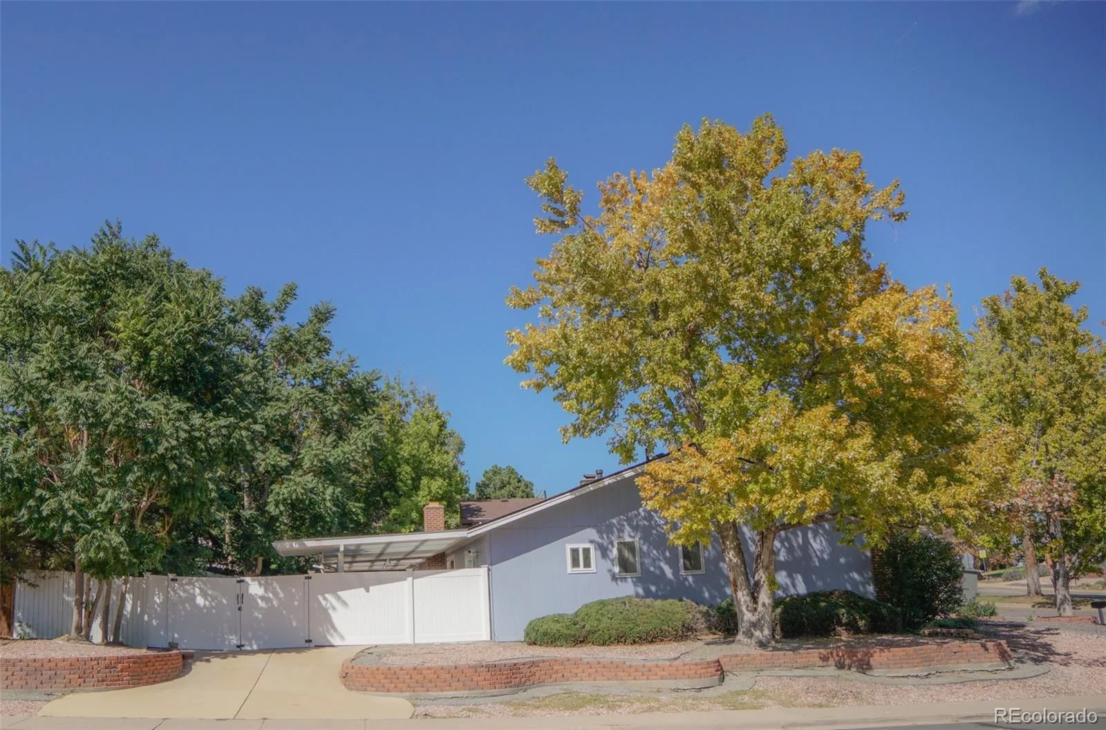 3719 E MISSION PARKWAY Aurora CO 80013 | MLS #REC3298235 10102026053017 1600 40