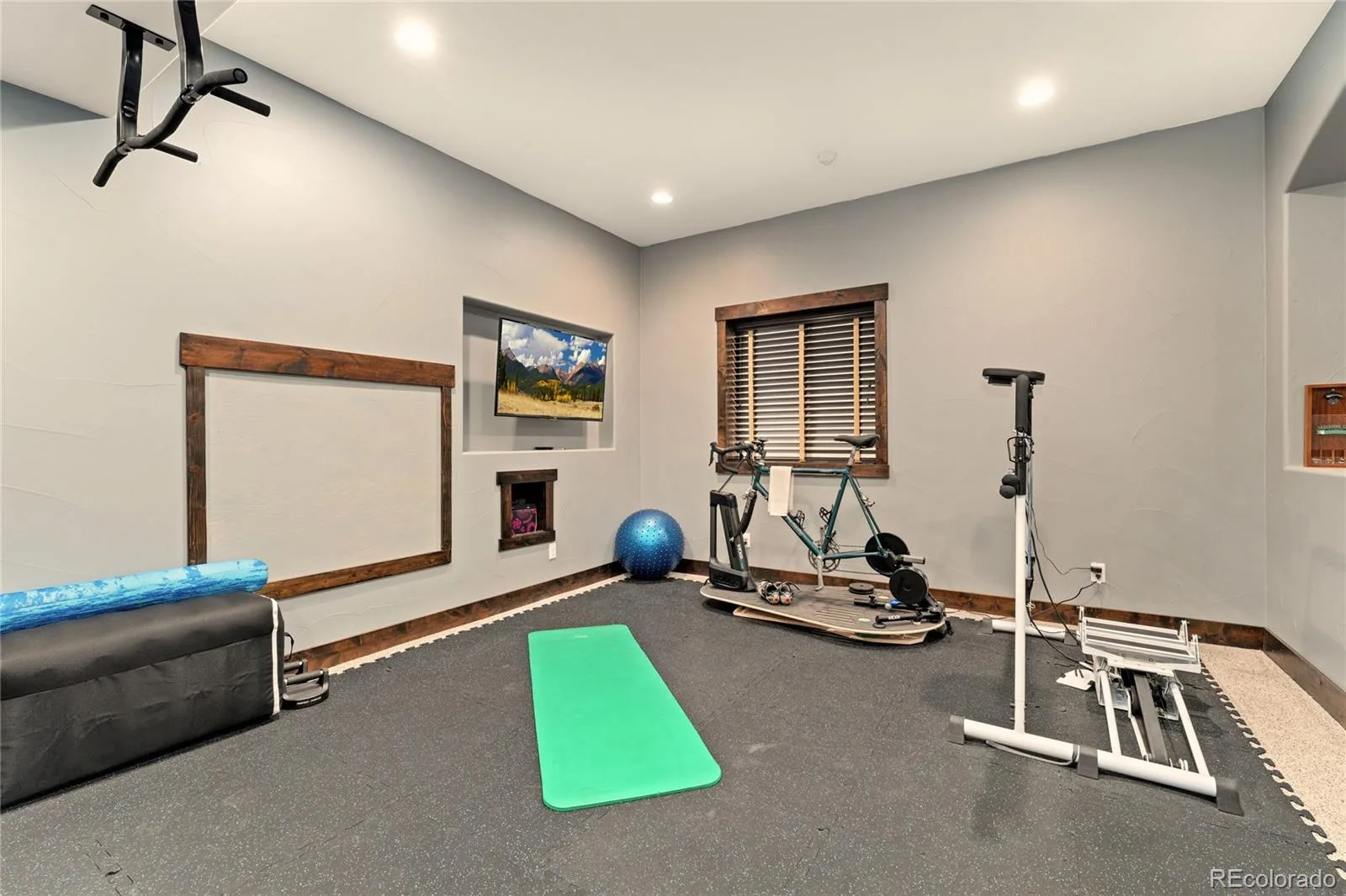 3048 Starling Court Castle Rock CO 80109 | MLS #REC3298405 06092026154804 1600 20