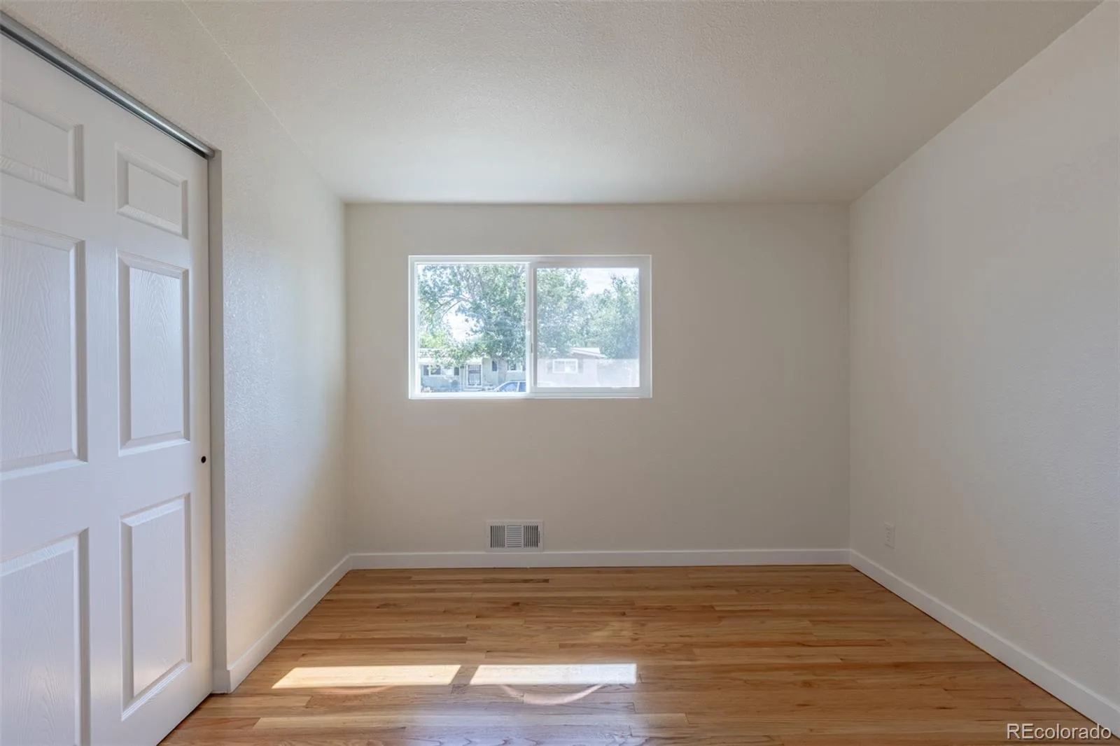 7819 Applewood Lane Denver CO 80221 | MLS #REC3302932 07262026045431 1600 19