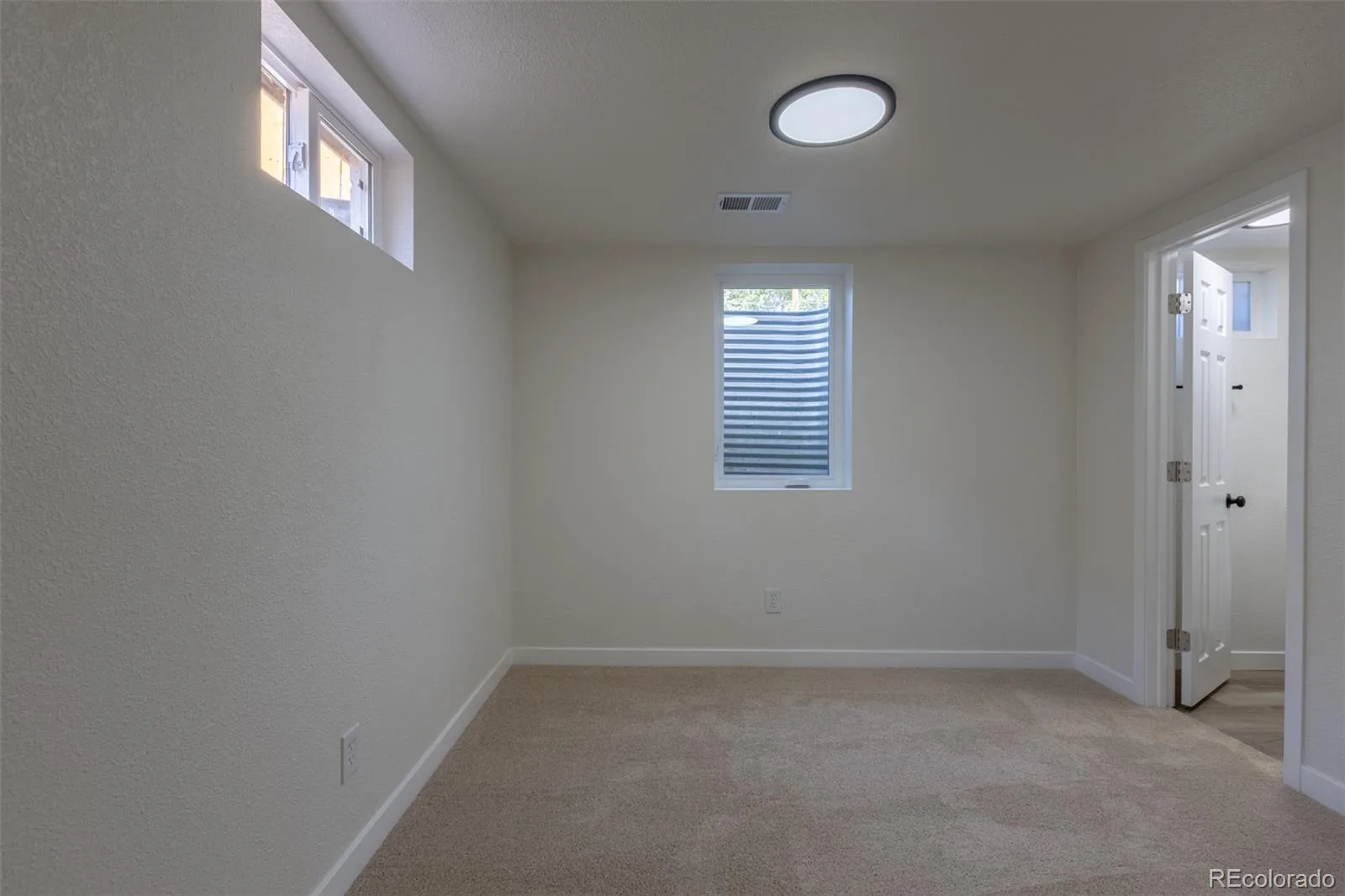 7819 Applewood Lane Denver CO 80221 | MLS #REC3302932 07262026045431 1600 32