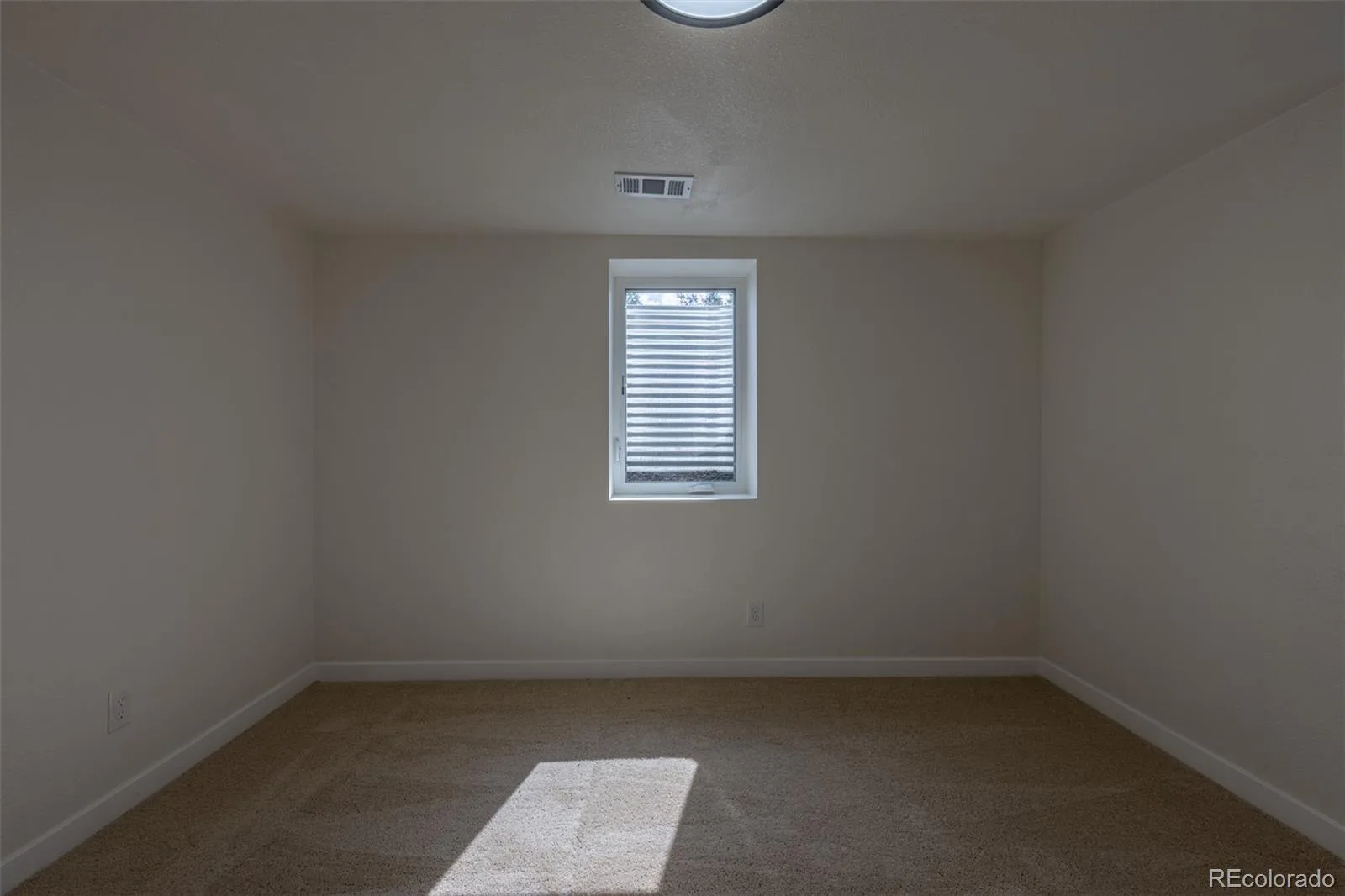 7819 Applewood Lane Denver CO 80221 | MLS #REC3302932 07262026045431 1600 35