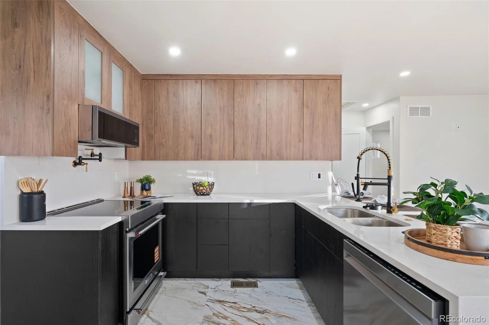 3021 Locust Street Denver CO 80207 | MLS #REC3303177 08082026052308 1600 12