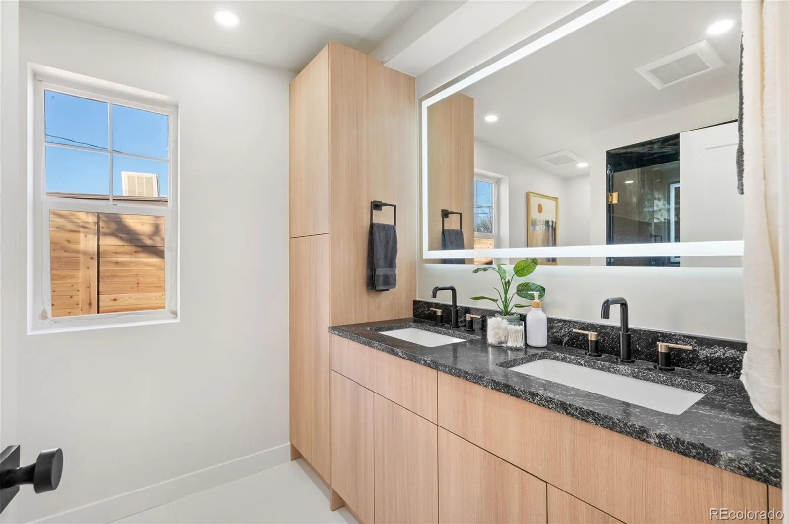3021 Locust Street Denver CO 80207 | MLS #REC3303177 08082026052308 1600 22