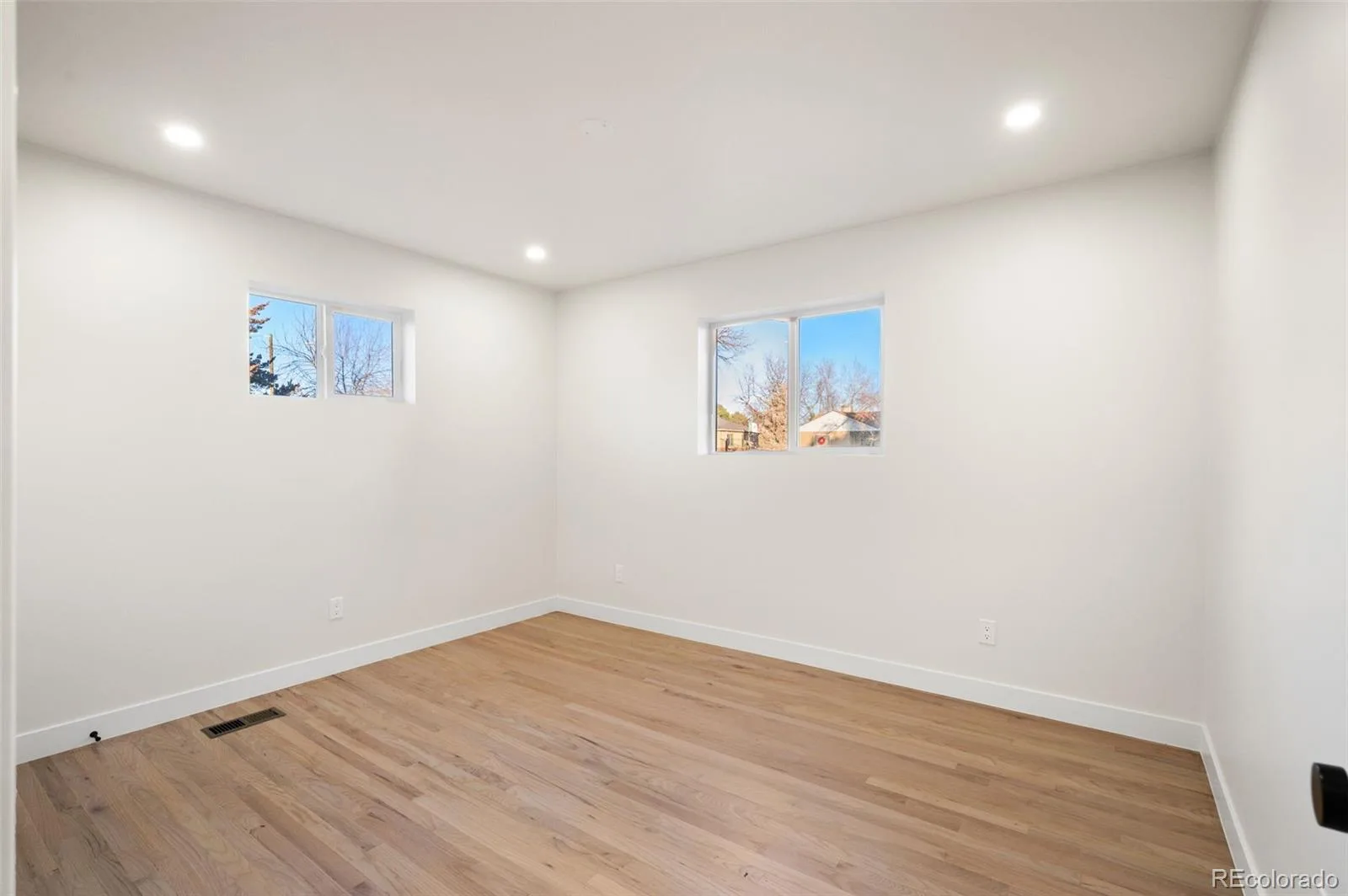 3021 Locust Street Denver CO 80207 | MLS #REC3303177 08082026052308 1600 23
