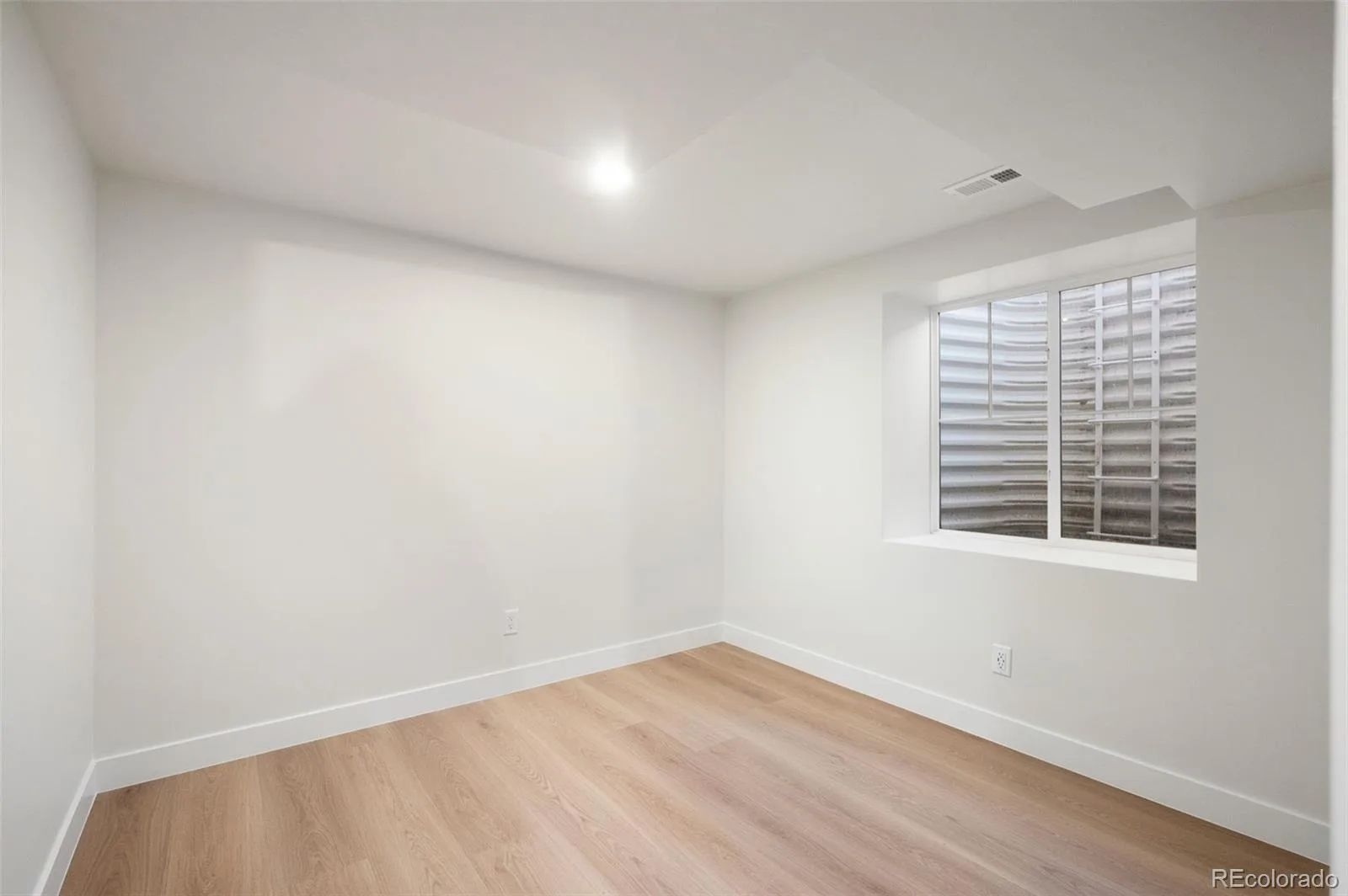 3021 Locust Street Denver CO 80207 | MLS #REC3303177 08082026052308 1600 27