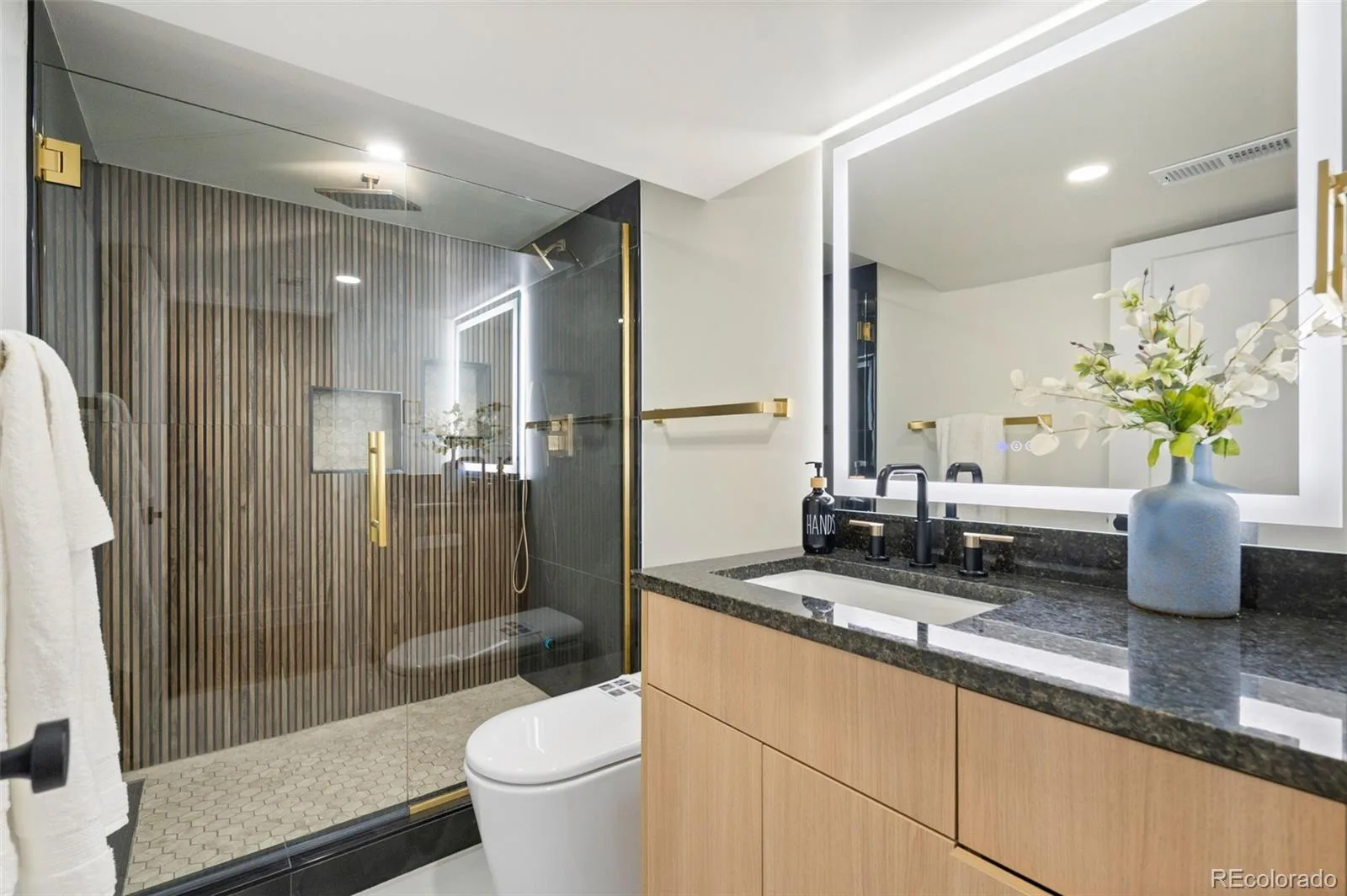 3021 Locust Street Denver CO 80207 | MLS #REC3303177 08082026052308 1600 28