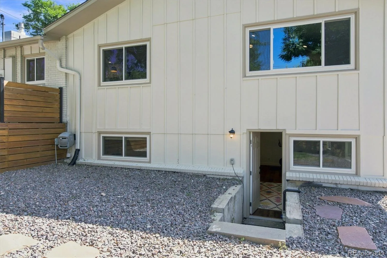 2409 W Quinn Avenue Littleton CO 80120 | MLS #REC3307335 08282026185821 1600 32