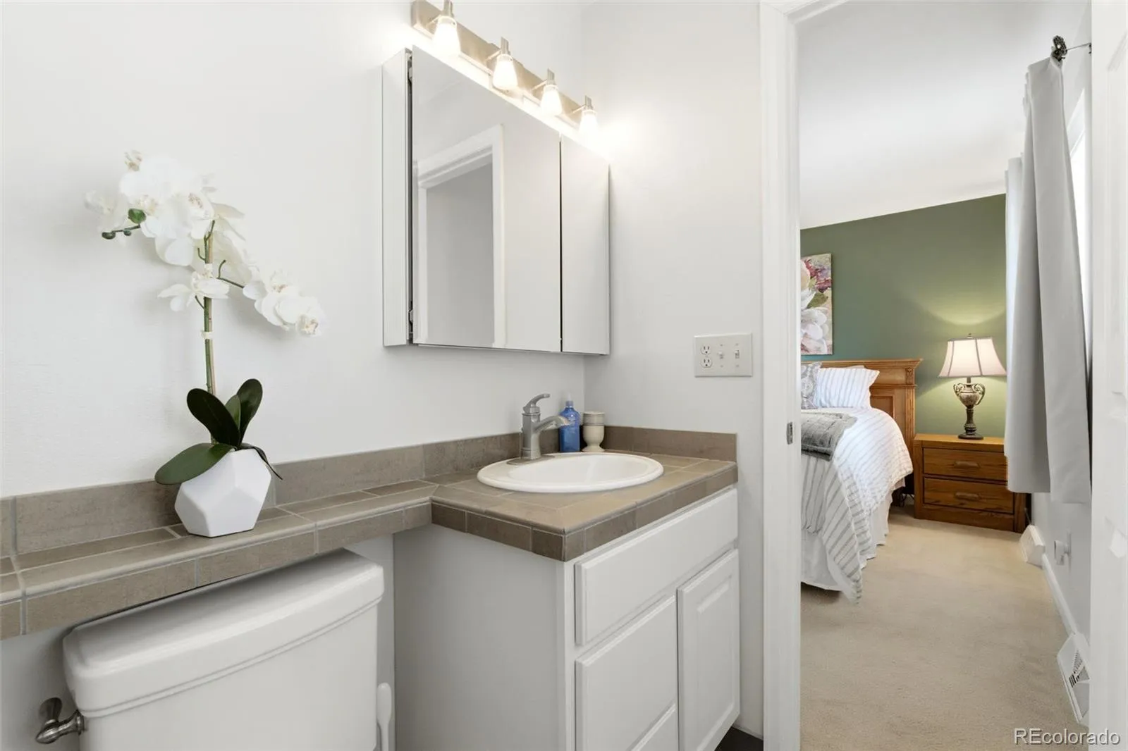 7053 Taft Street Arvada CO 80004 MLS #REC3307760 04242026003950 1600 20