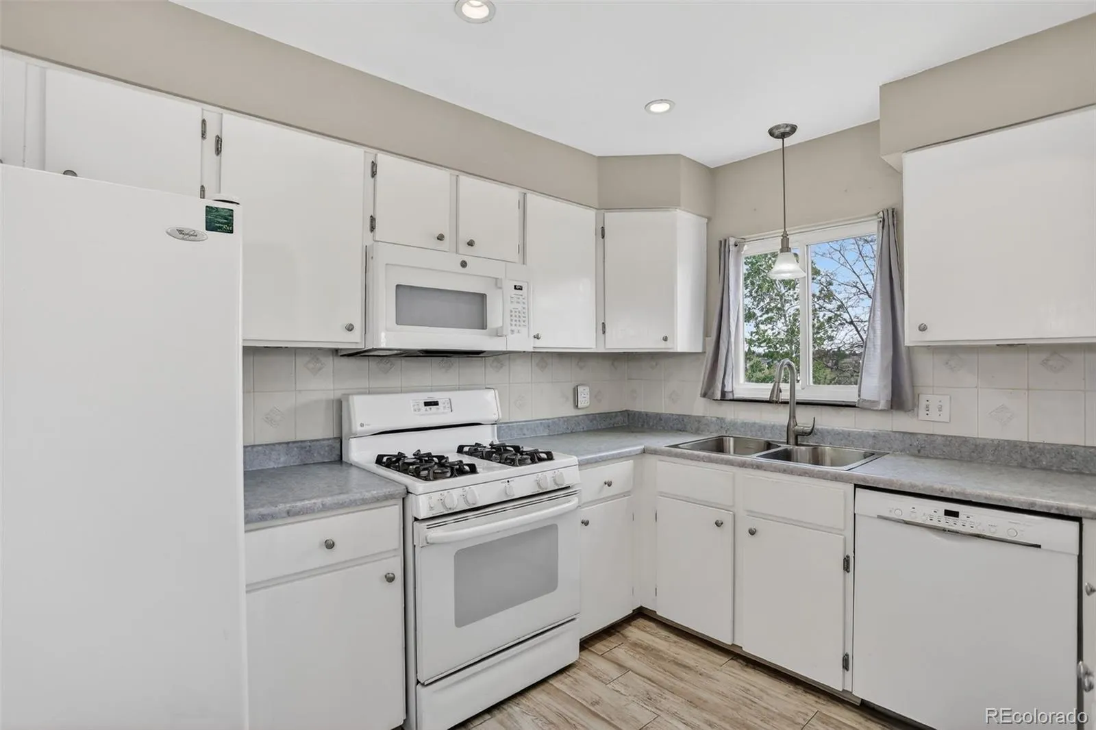 18597 E Union Drive Aurora CO 80015 MLS #REC3308018 05192026010600 1600 13