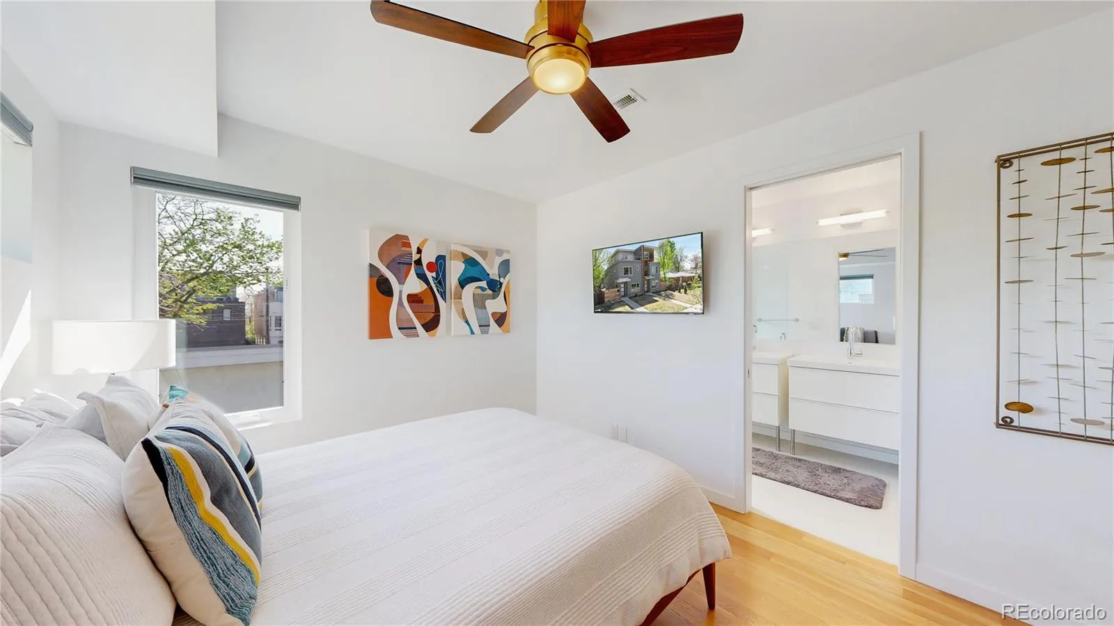 04142026212520 1600 15