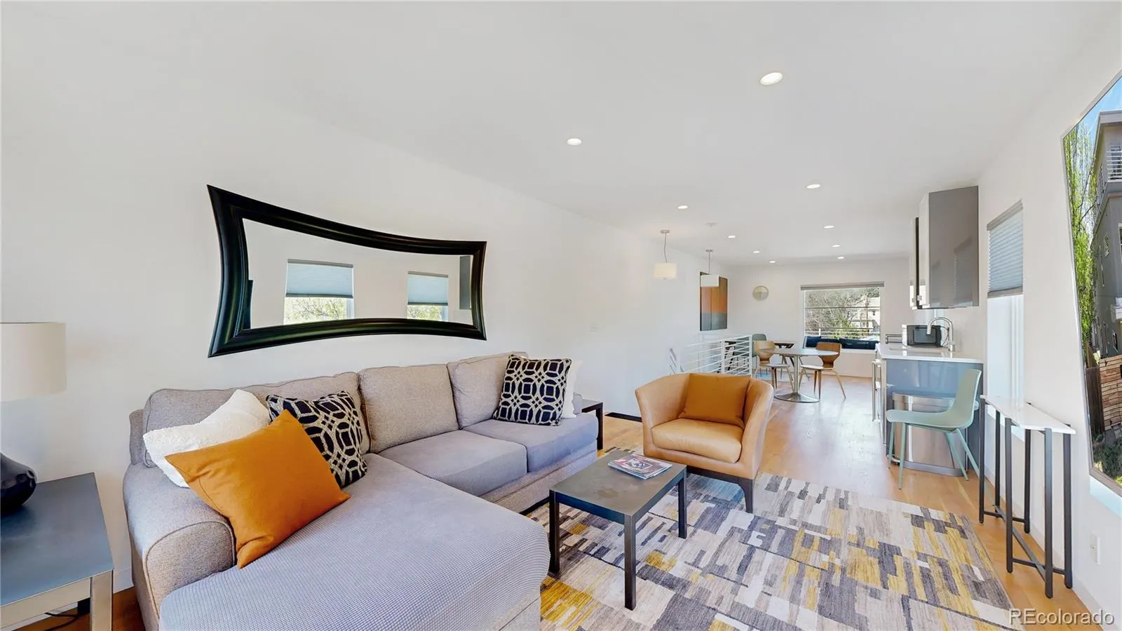 04142026212520 1600 18