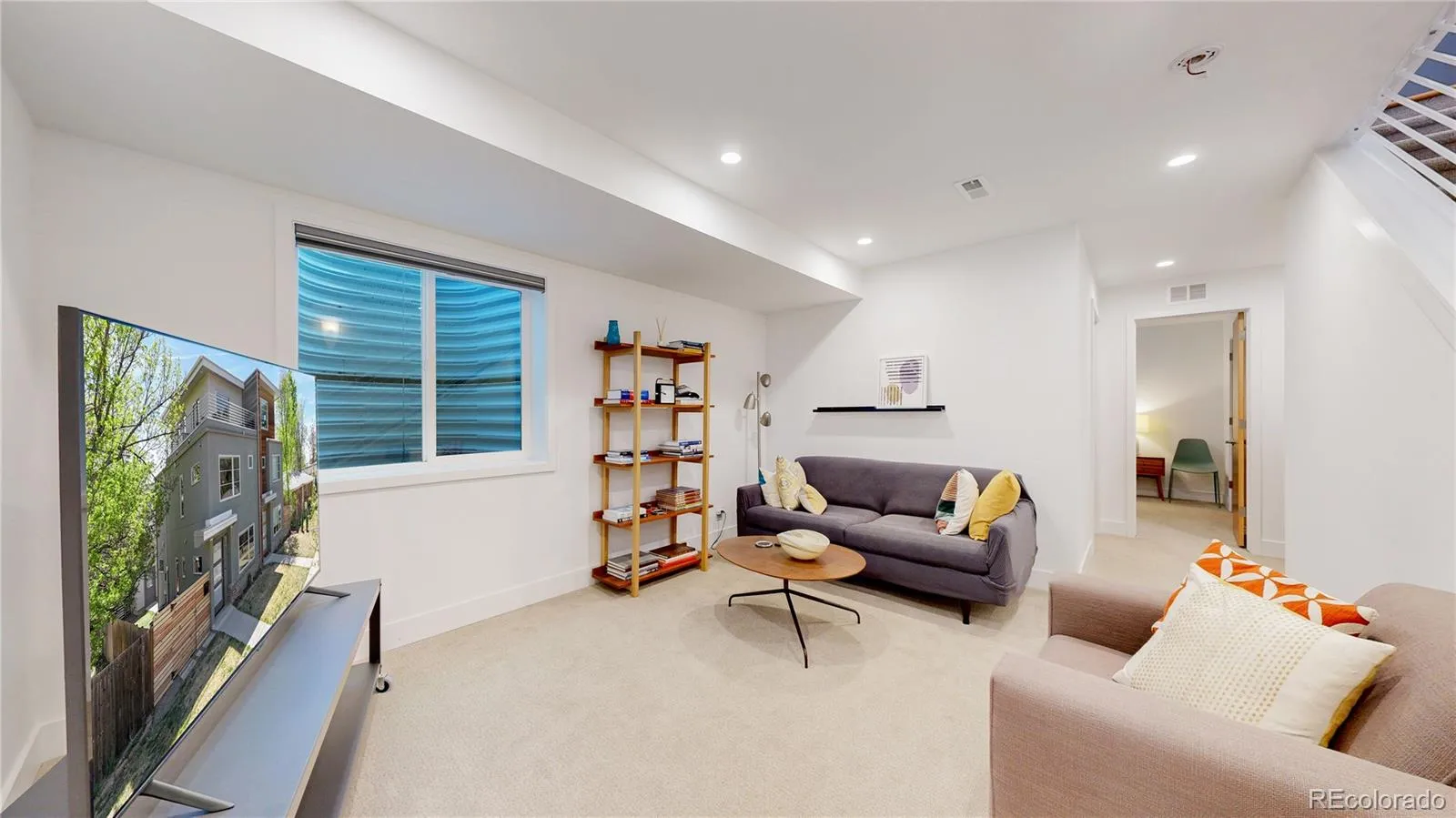 04142026212520 1600 22