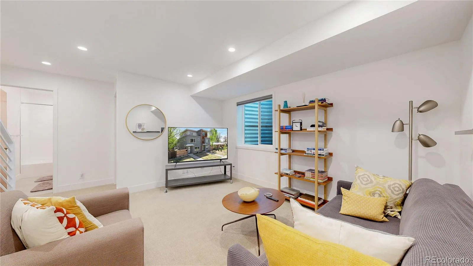 04142026212520 1600 24