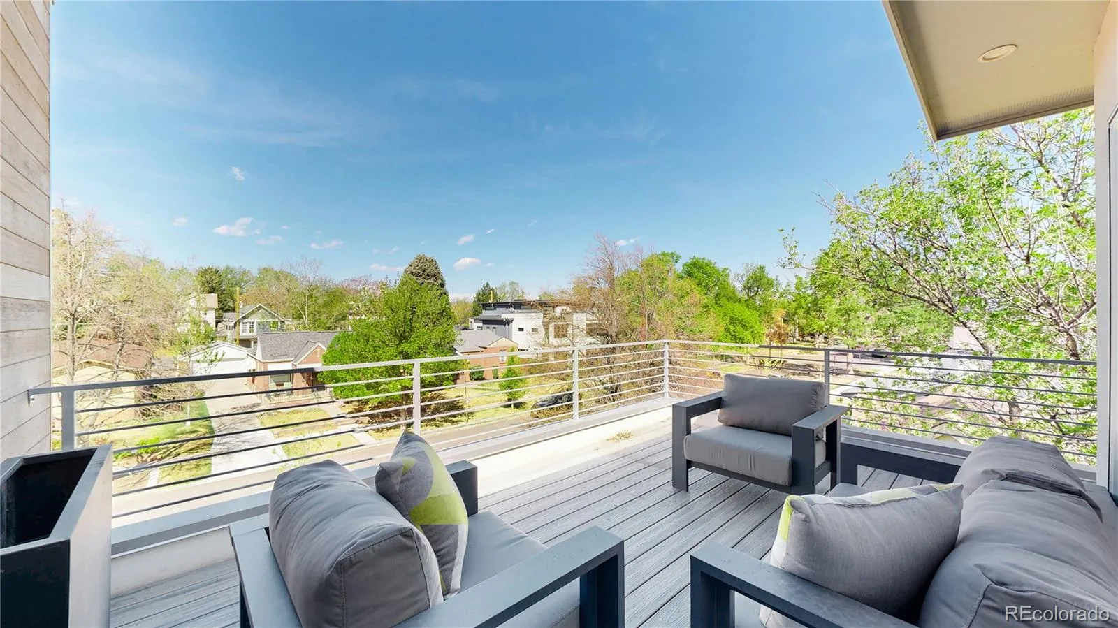 04142026212520 1600 31