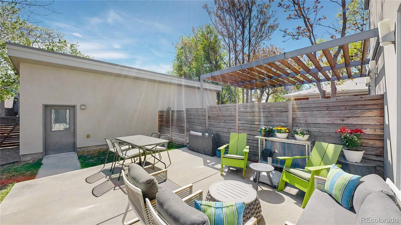 04142026212520 1600 37