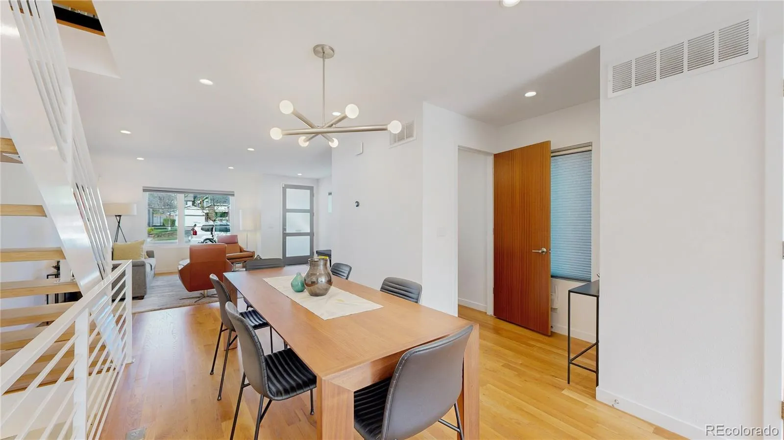 04142026212520 1600 5