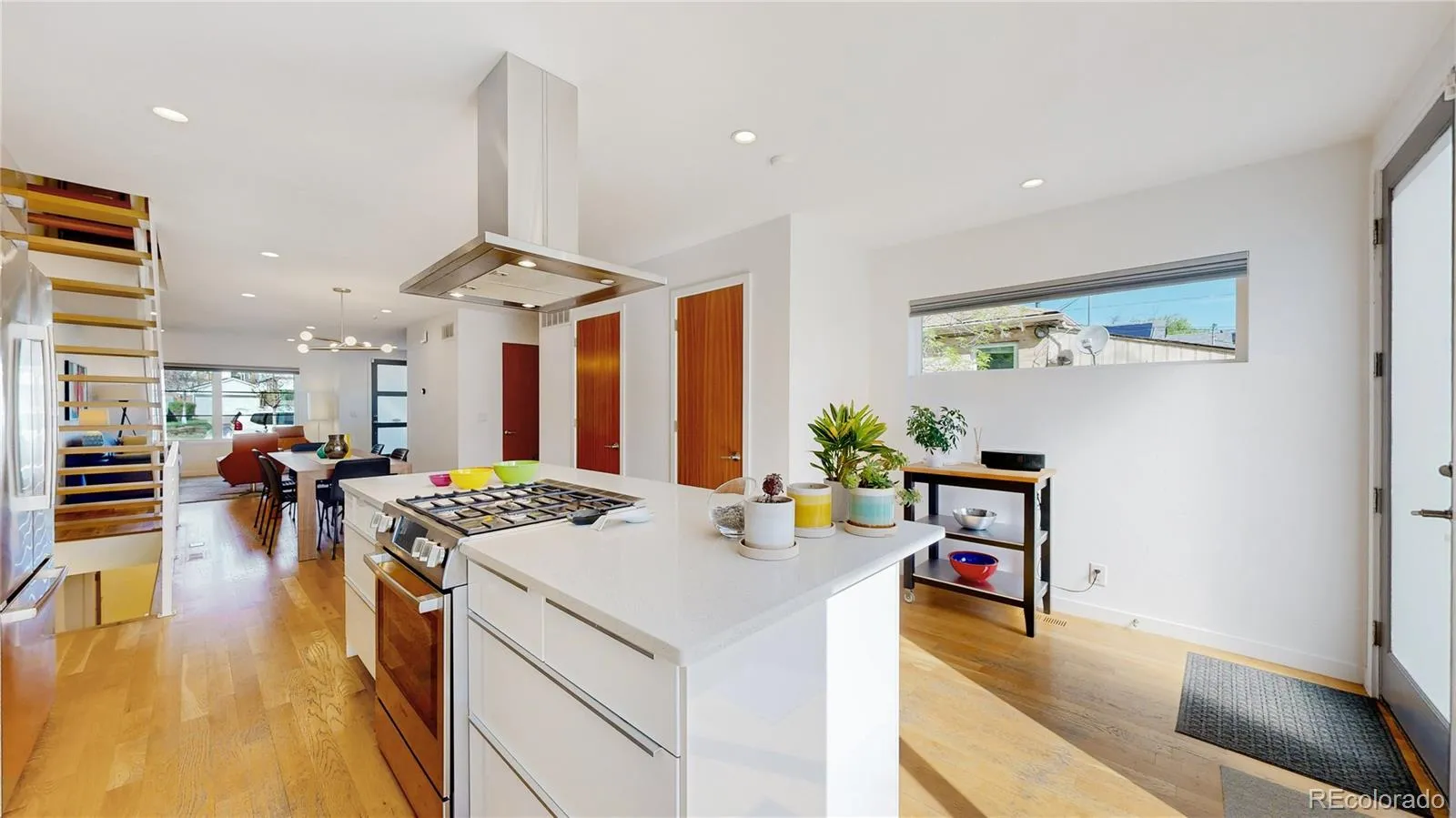 04142026212520 1600 8