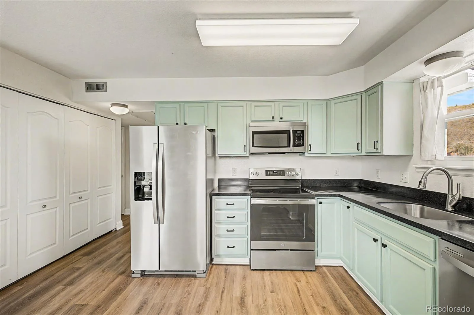 1629 S Deframe Street #B8 Denver CO 80228 | MLS #REC3312369 08232026185409 1600 11