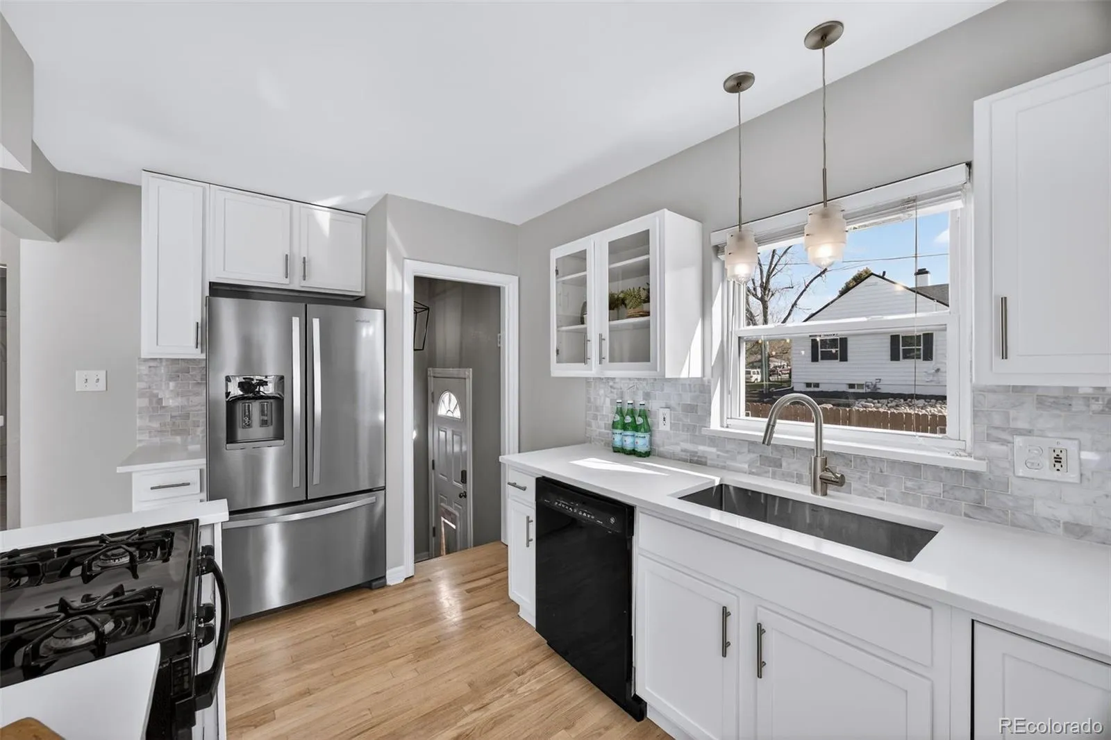 04092026215201 1600 14