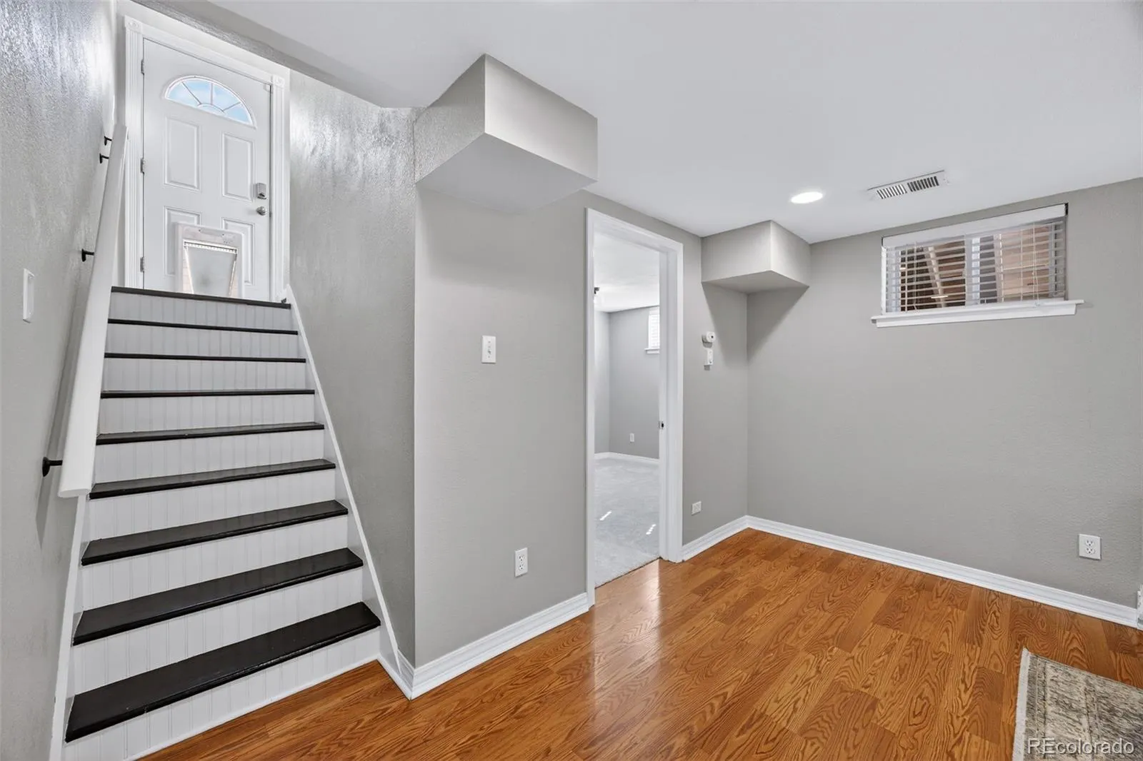 04092026215201 1600 21