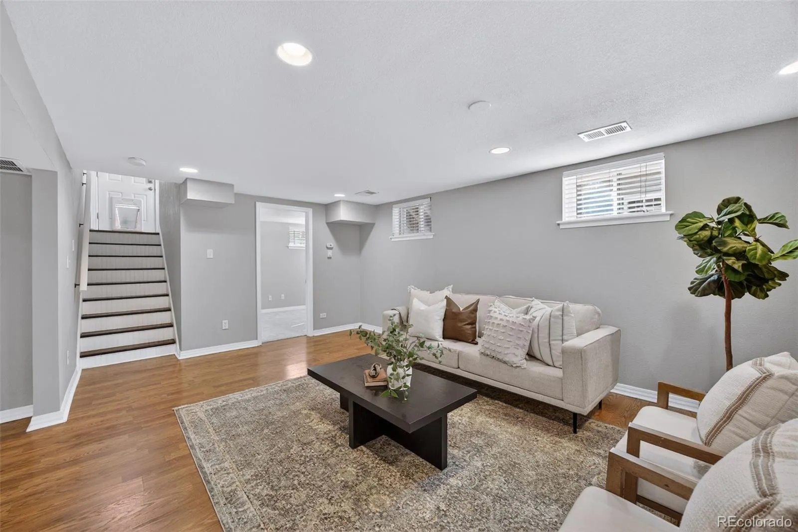 04092026215201 1600 23