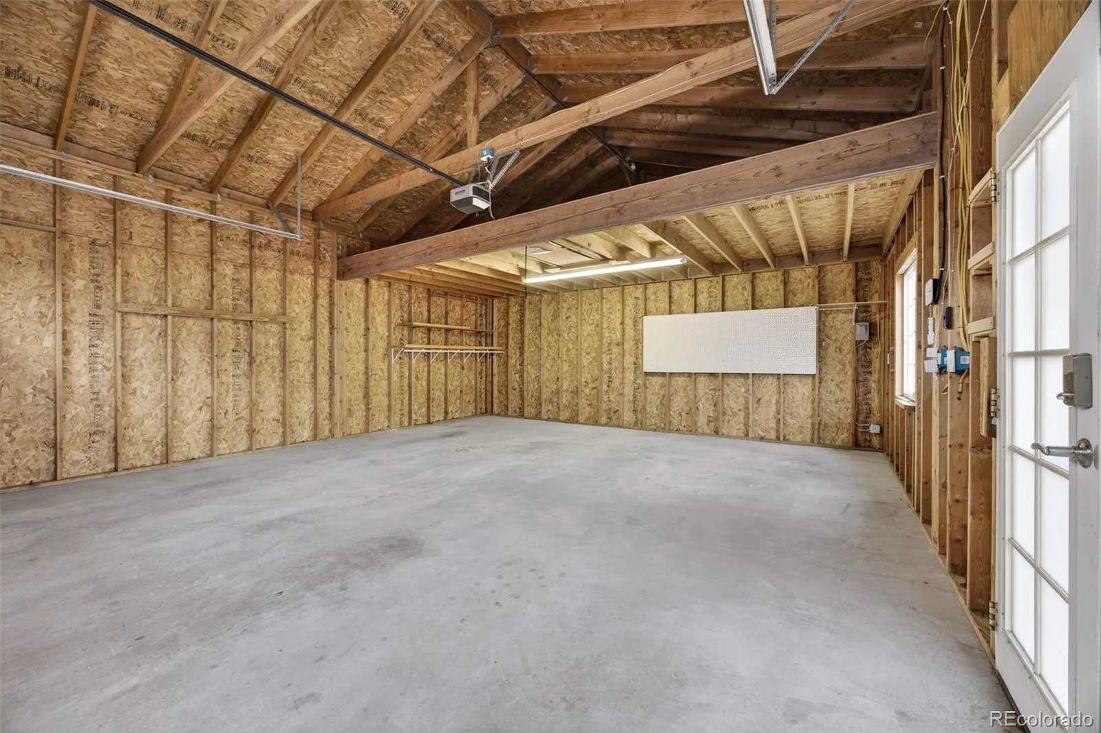 04092026215201 1600 39