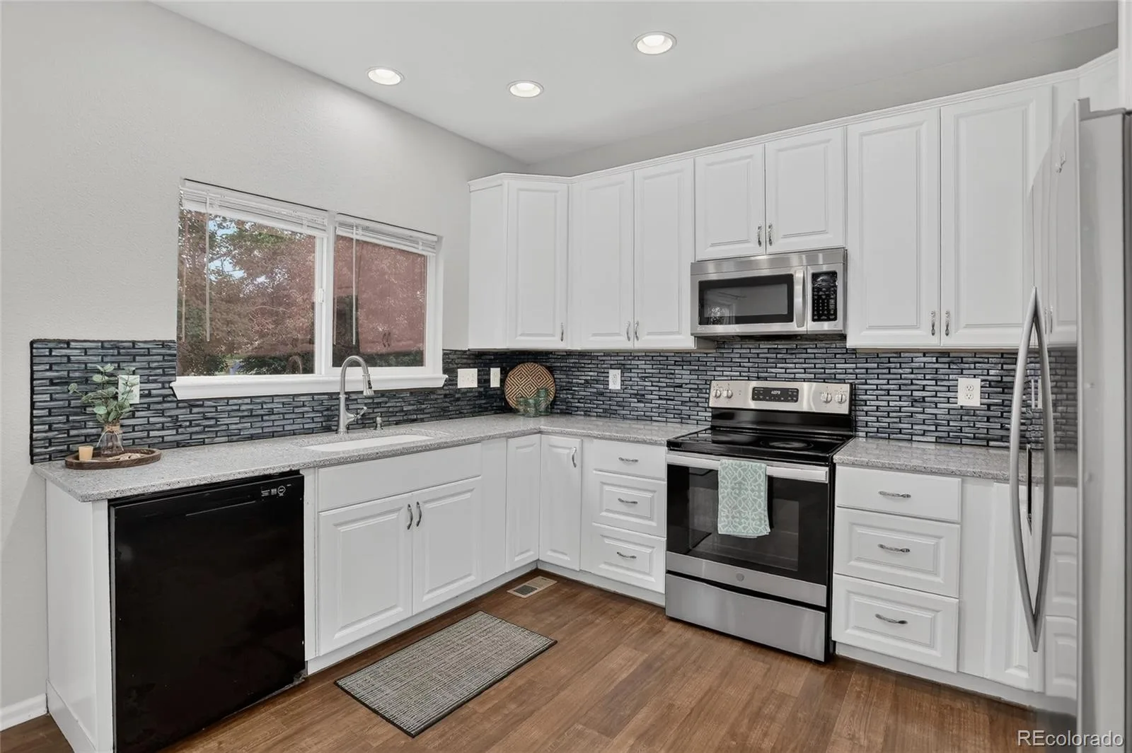 11421 Ebony Street Longmont CO 80504 MLS #REC3319718 07032026180537 1600 4
