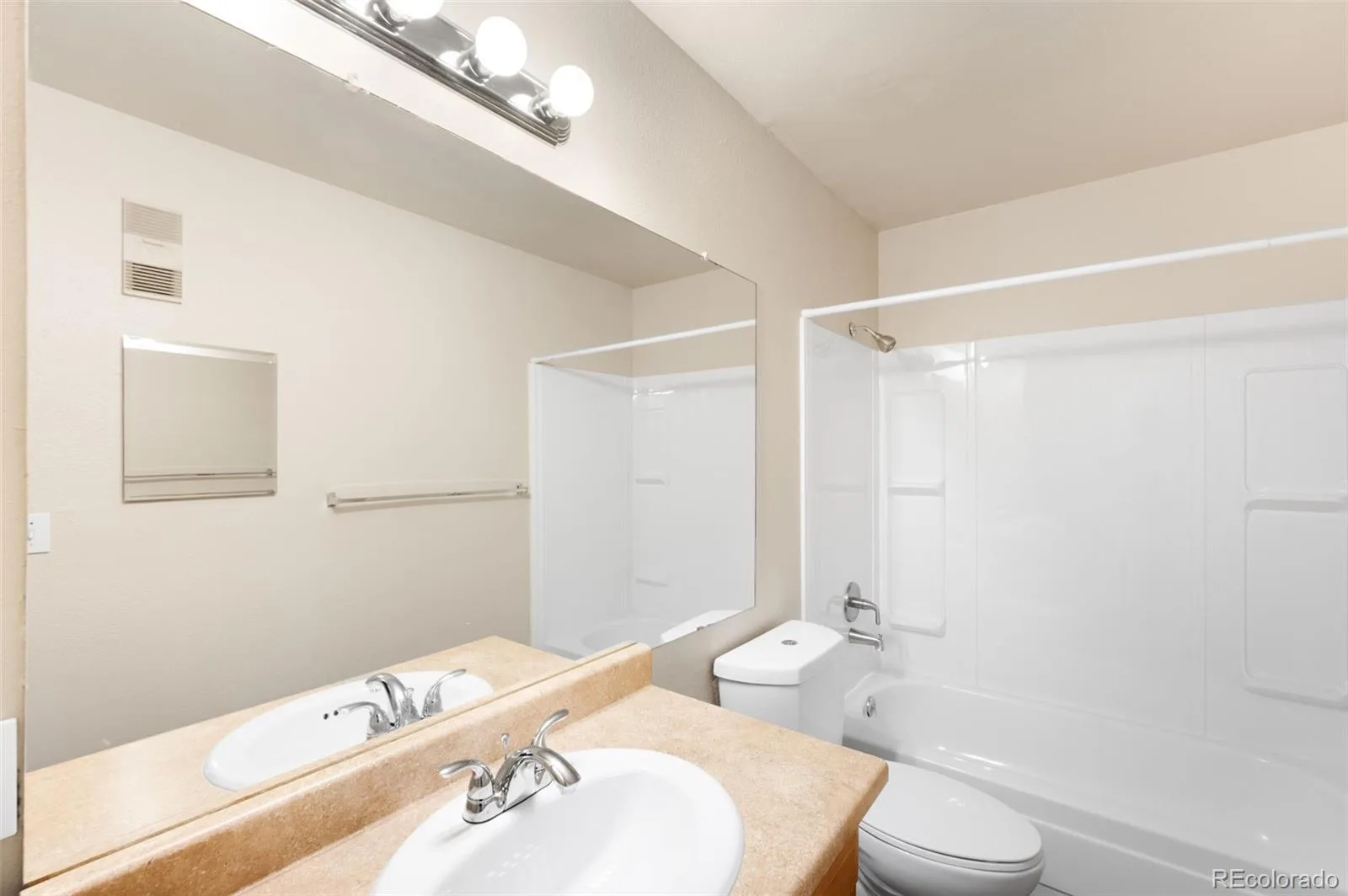 10150 E Virginia Avenue #7-201 Denver CO 80247 | MLS #REC3320001 06112026215102 1600 17