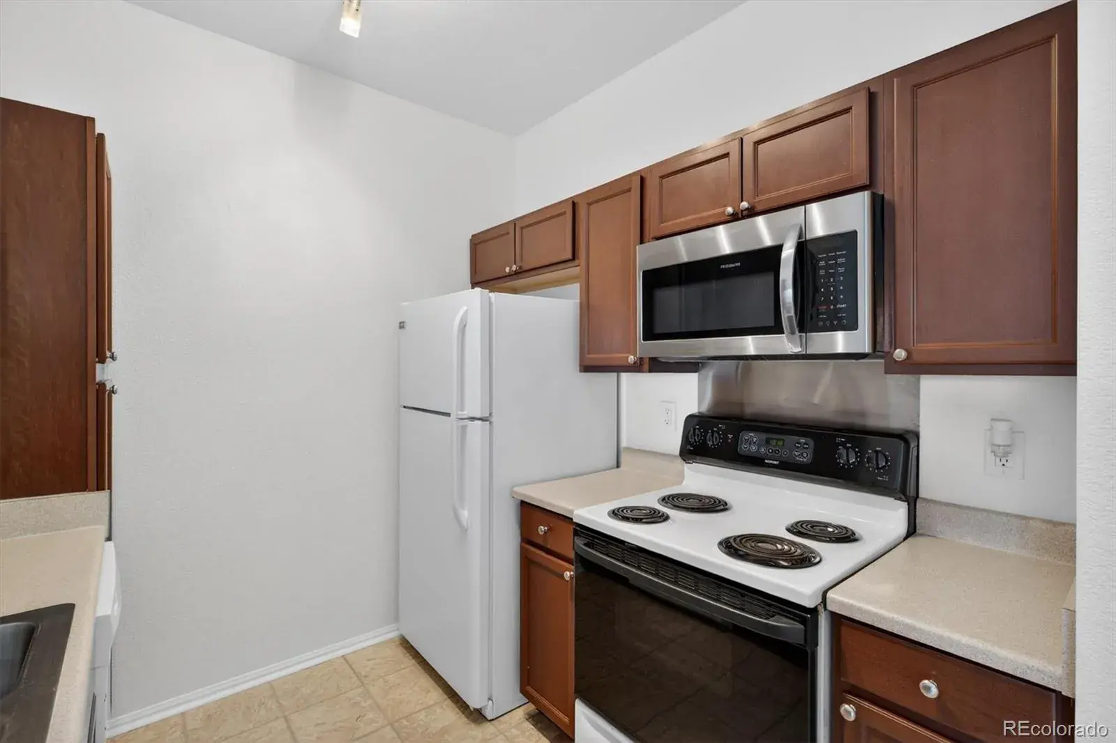 911 S Zeno Way #102 Aurora CO 80017 MLS #REC3321556 03042026221332 1600 12