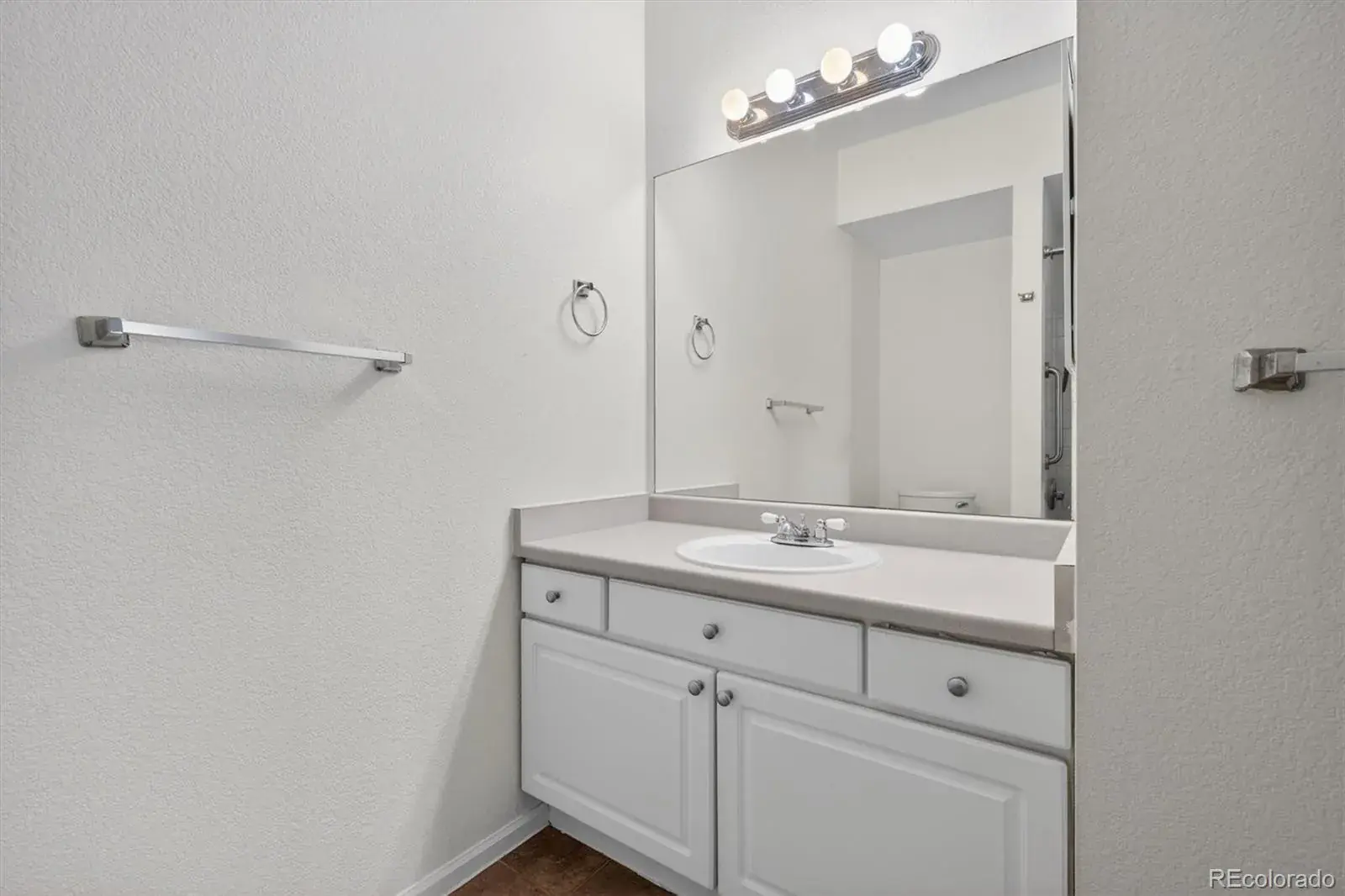 911 S Zeno Way #102 Aurora CO 80017 MLS #REC3321556 03042026221332 1600 19