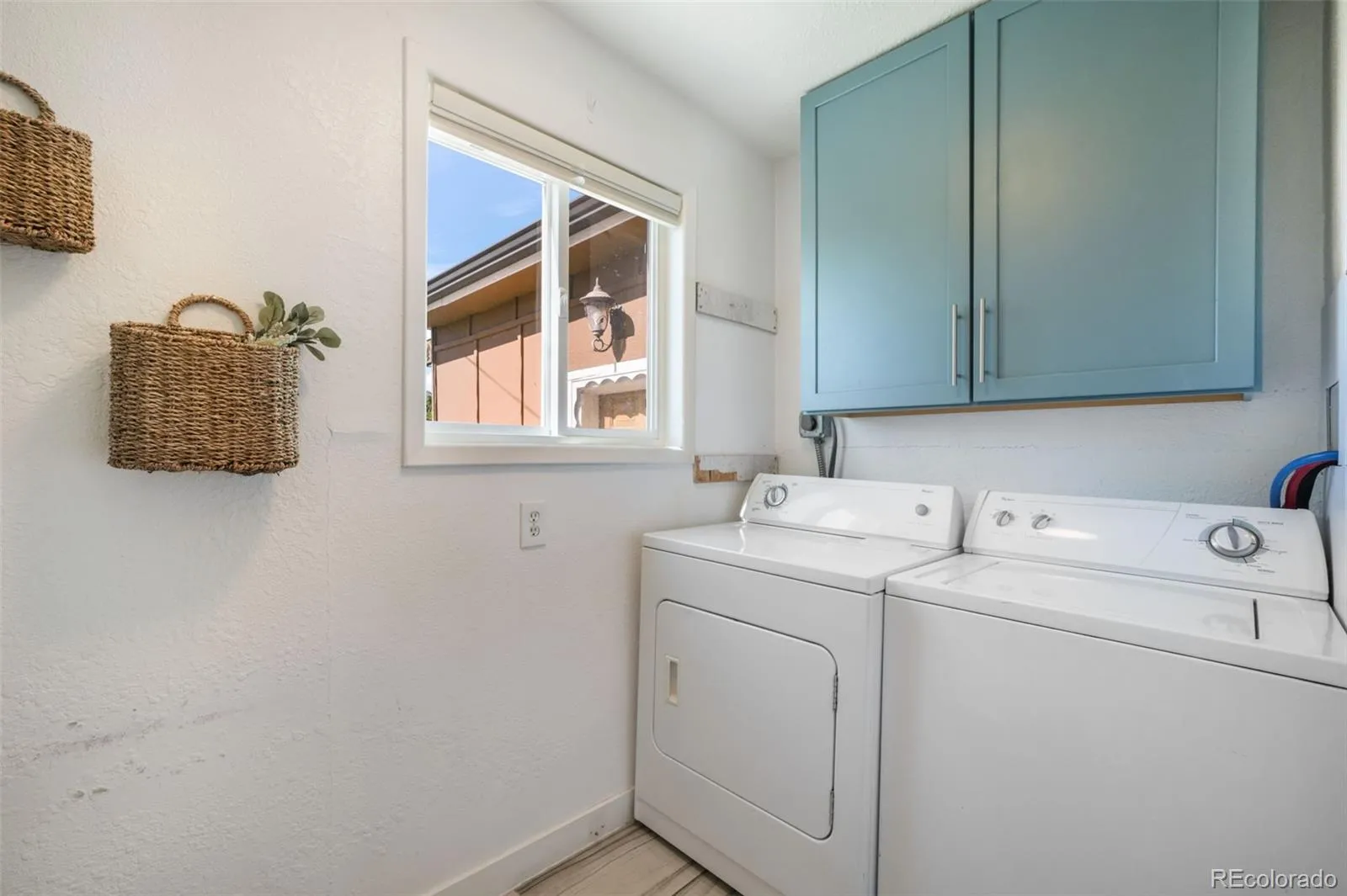 11860 W Independence Avenue Lakewood CO 80401 MLS #REC3321745 05152026145812 1600 19