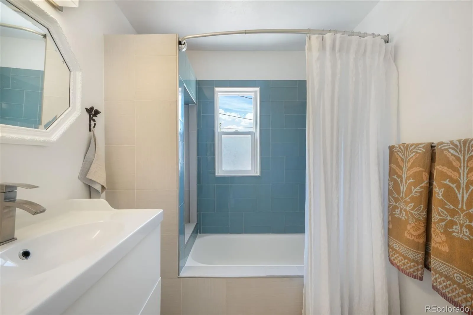 11860 W Independence Avenue Lakewood CO 80401 MLS #REC3321745 05152026145812 1600 32