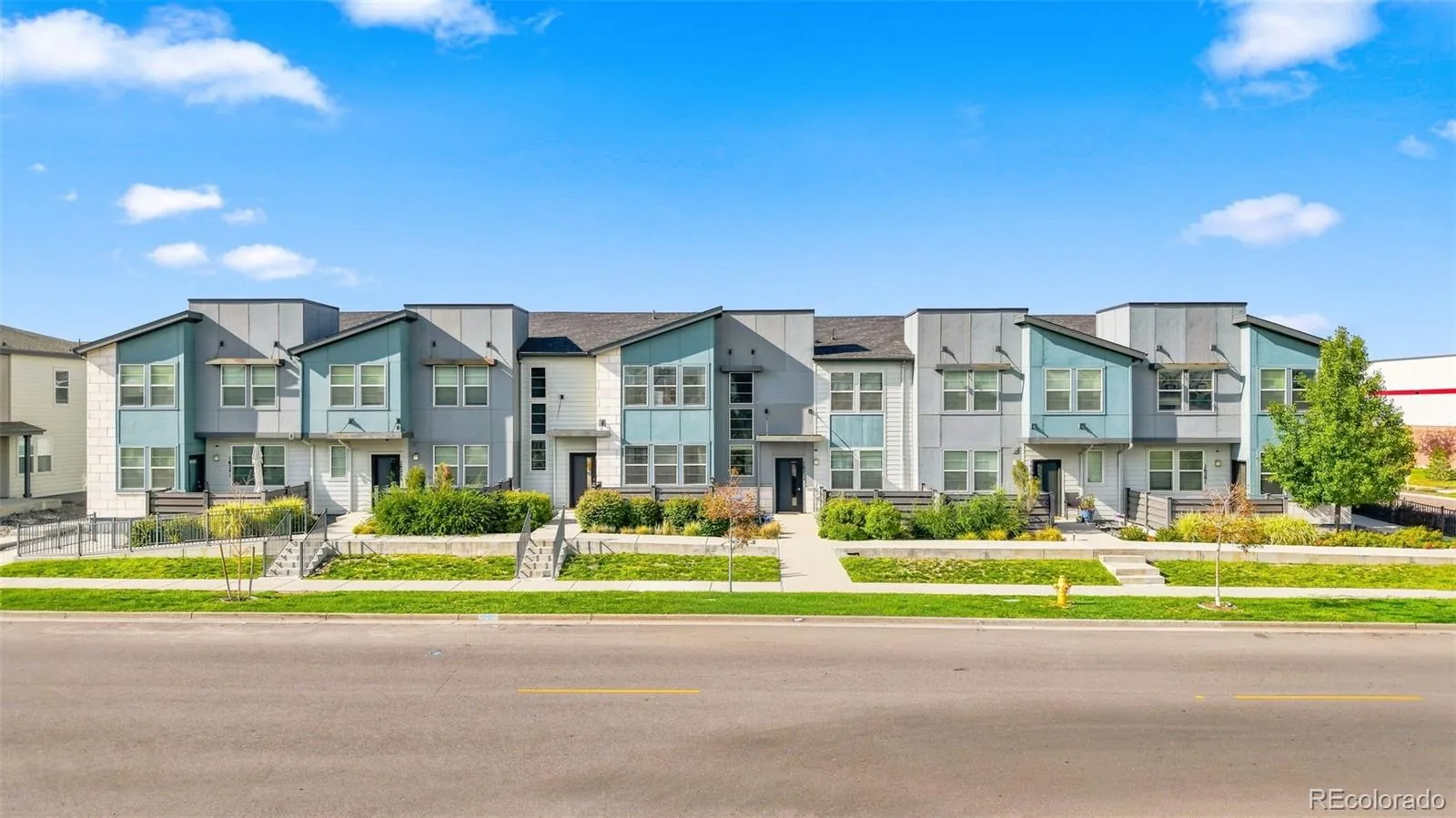 16291 Bolling Drive Denver CO 80239 | MLS #REC3322447 08272026144453 1600 1