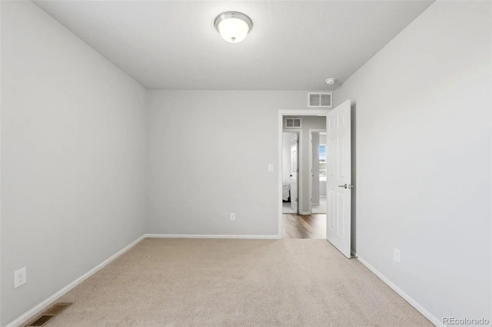 16291 Bolling Drive Denver CO 80239 | MLS #REC3322447 08272026144453 1600 19