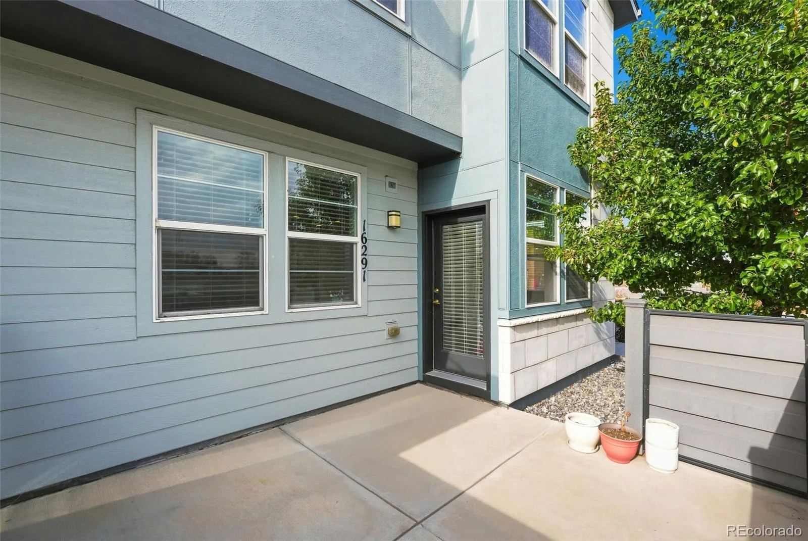 16291 Bolling Drive Denver CO 80239 | MLS #REC3322447 08272026144453 1600 2