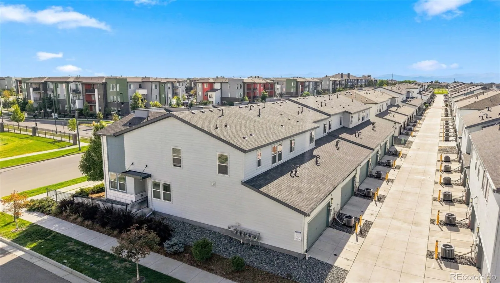 16291 Bolling Drive Denver CO 80239 | MLS #REC3322447 08272026144453 1600 28