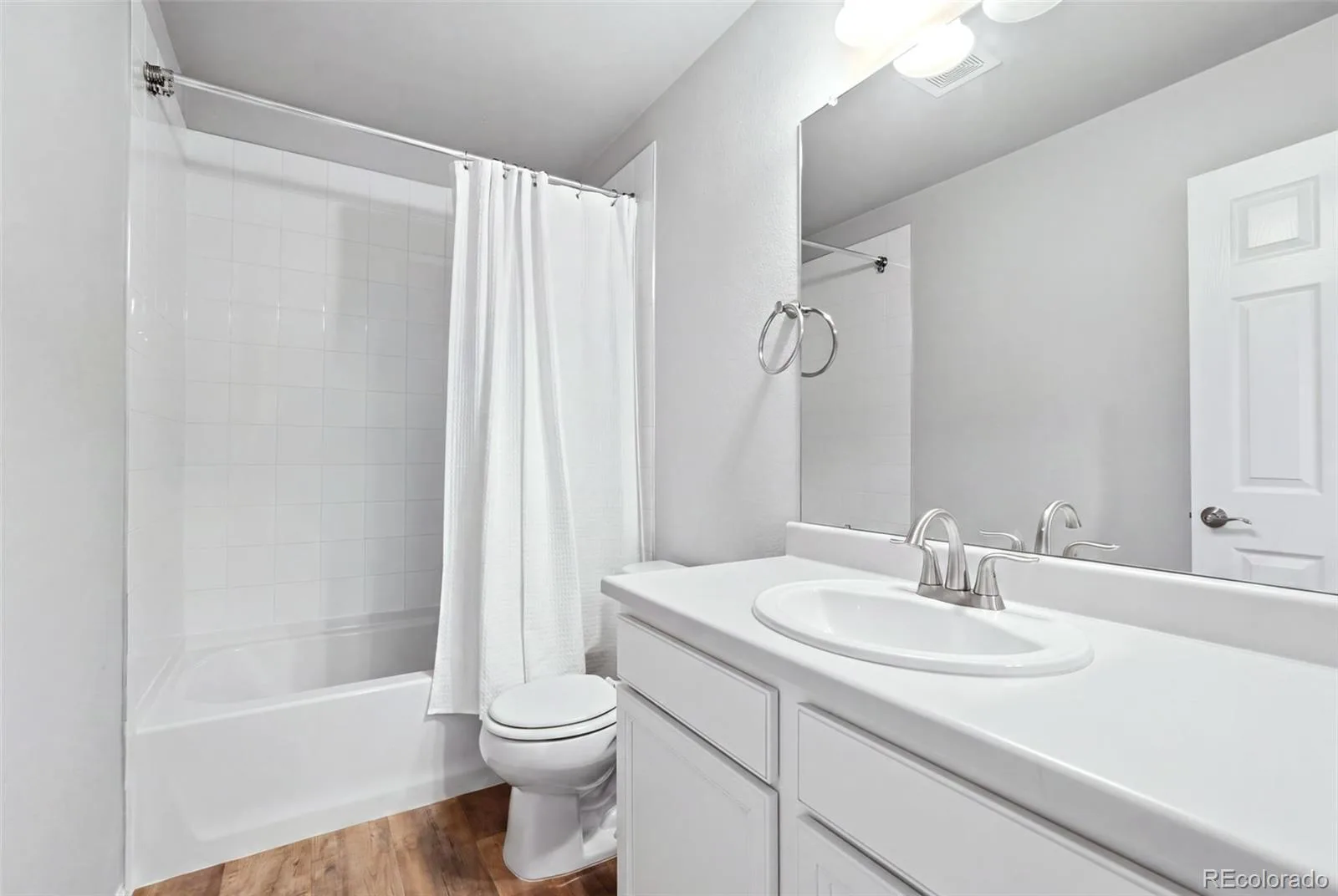 16291 Bolling Drive Denver CO 80239 | MLS #REC3322447 08272026144453 1600 30