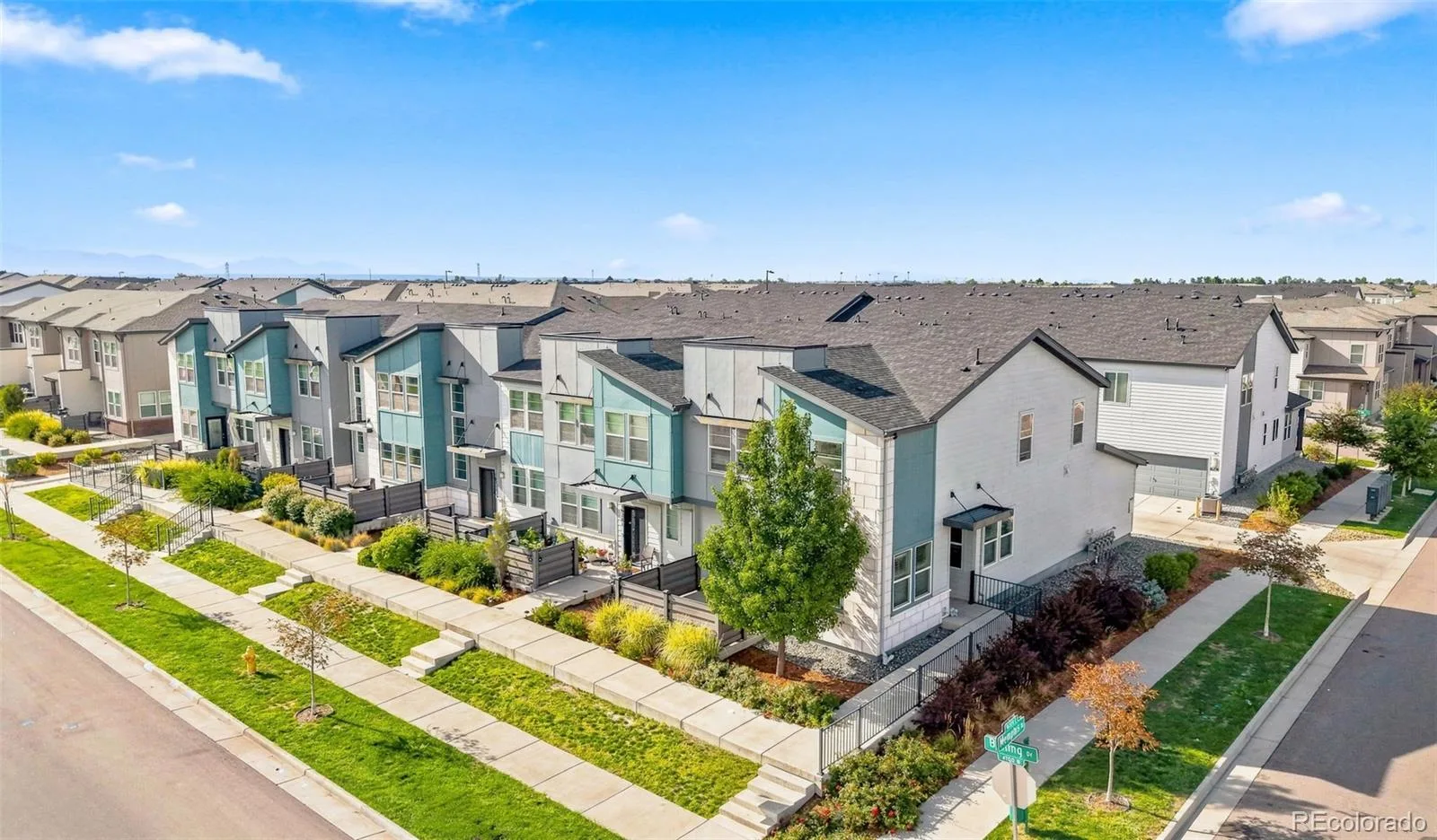 16291 Bolling Drive Denver CO 80239 | MLS #REC3322447 08272026144453 1600 34