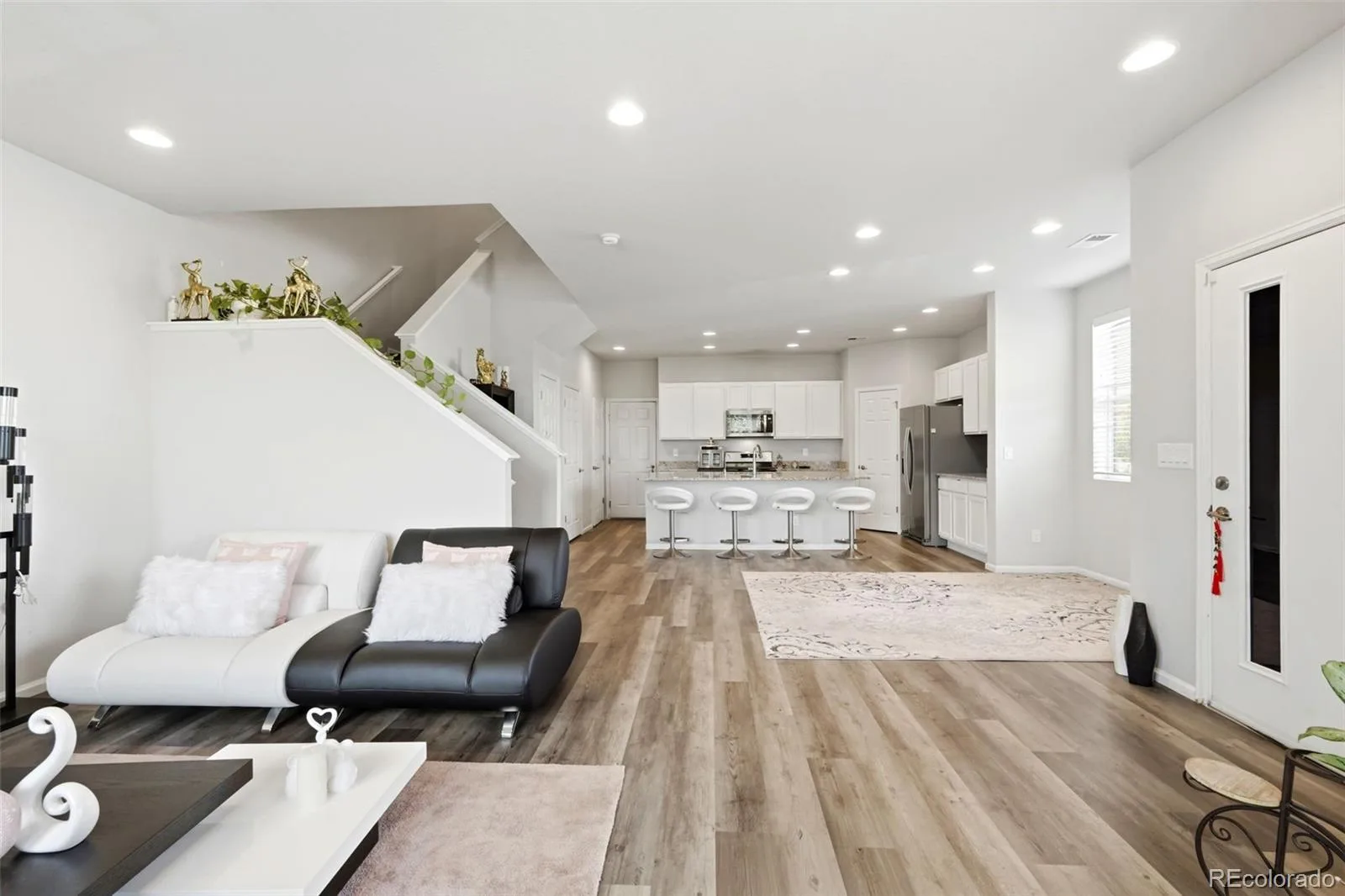16291 Bolling Drive Denver CO 80239 | MLS #REC3322447 08272026144453 1600 5