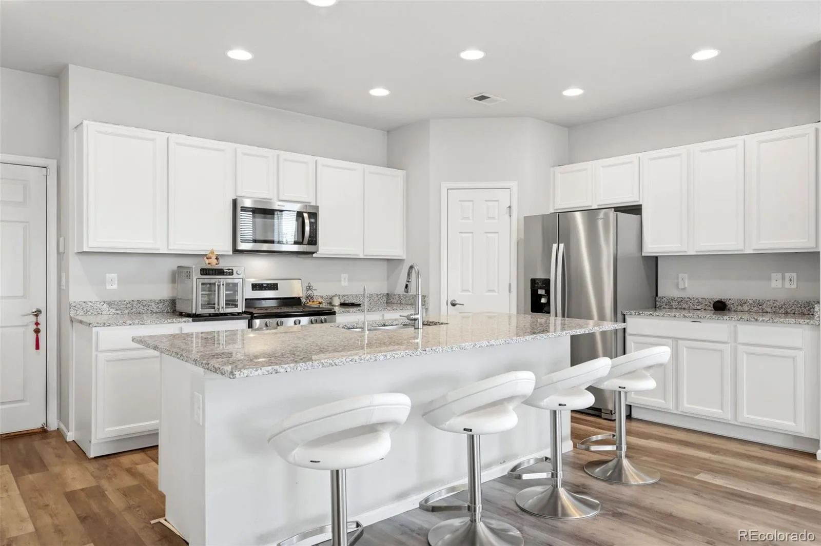 16291 Bolling Drive Denver CO 80239 | MLS #REC3322447 08272026144453 1600 8