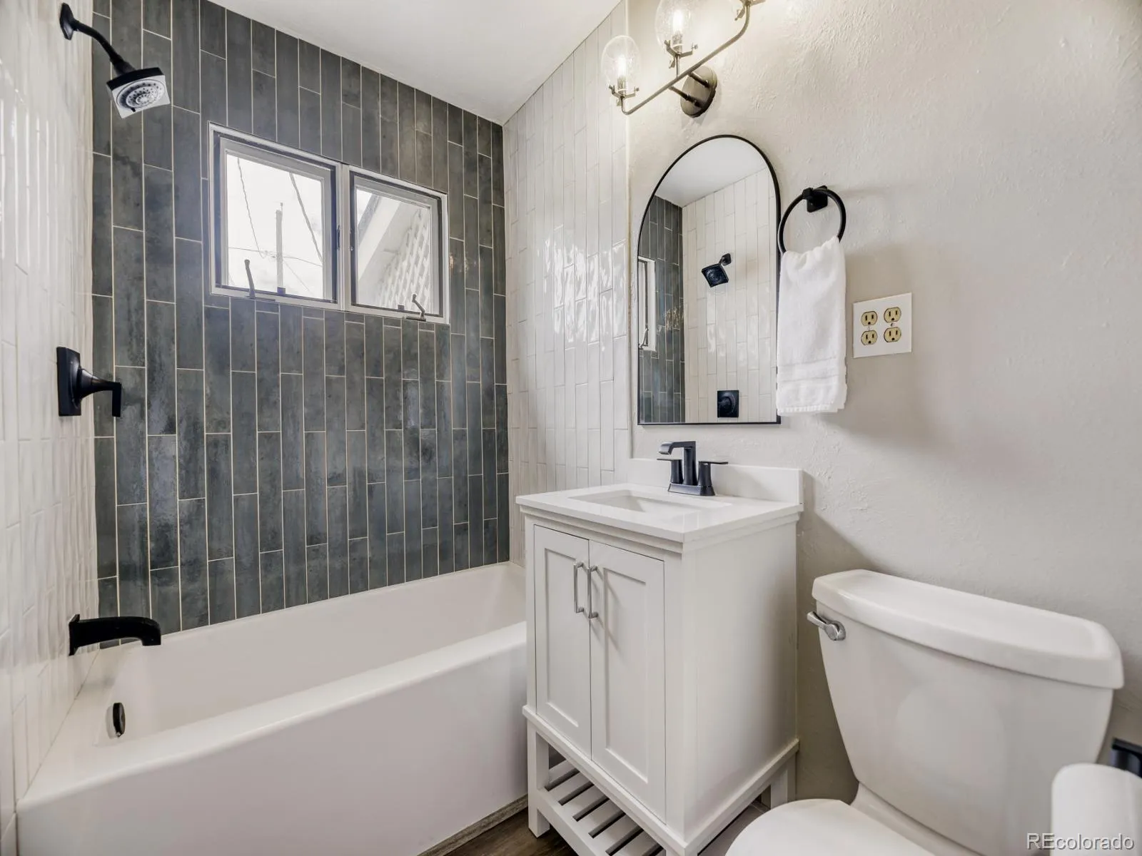 1015 W Longview Avenue Littleton CO 80120 MLS #REC3324870 05212026183941 1600 15