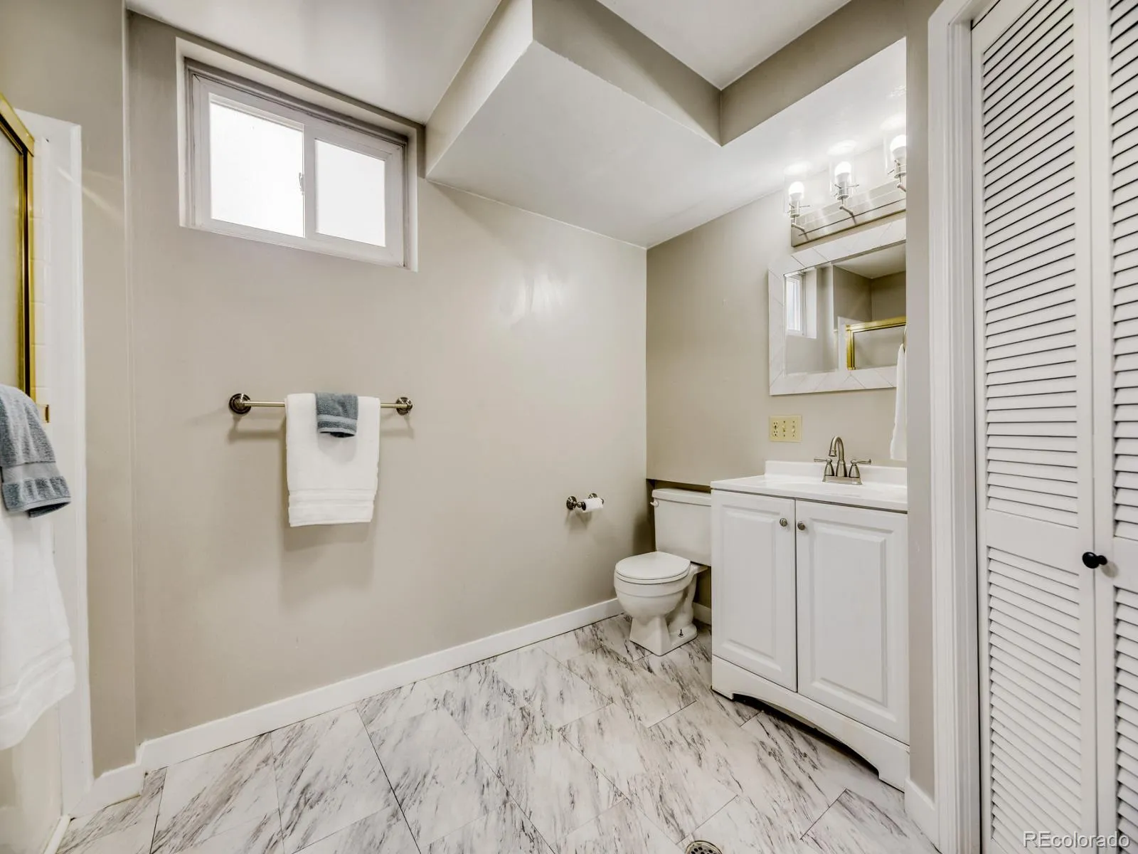 1015 W Longview Avenue Littleton CO 80120 MLS #REC3324870 05212026183941 1600 21