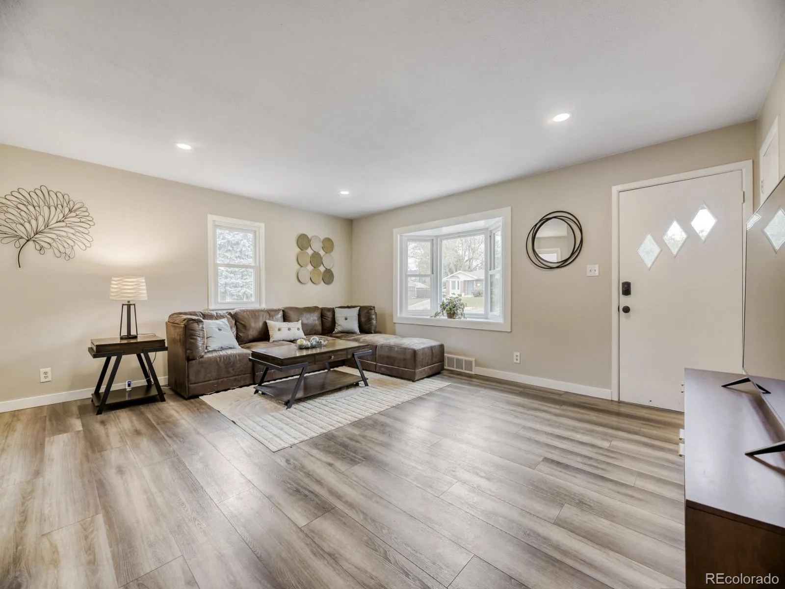 1015 W Longview Avenue Littleton CO 80120 MLS #REC3324870 05212026183941 1600 6