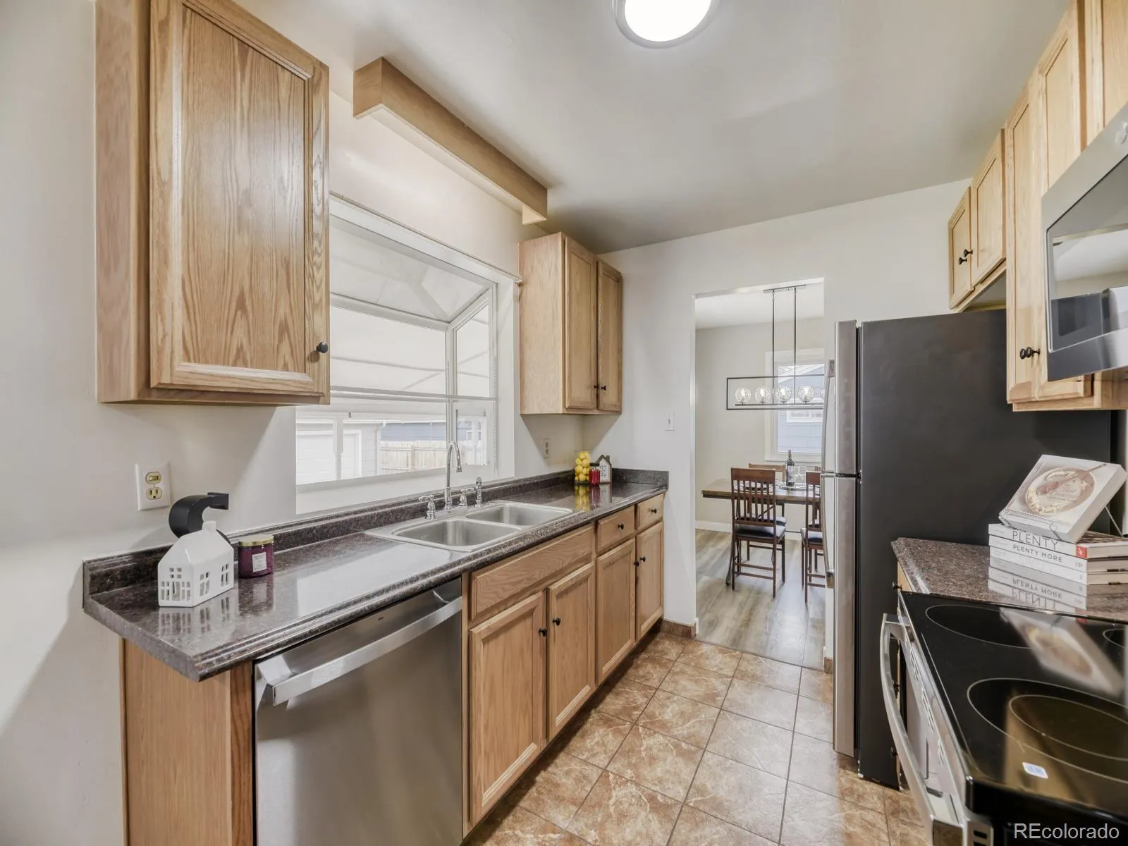 1015 W Longview Avenue Littleton CO 80120 MLS #REC3324870 05212026183941 1600 8