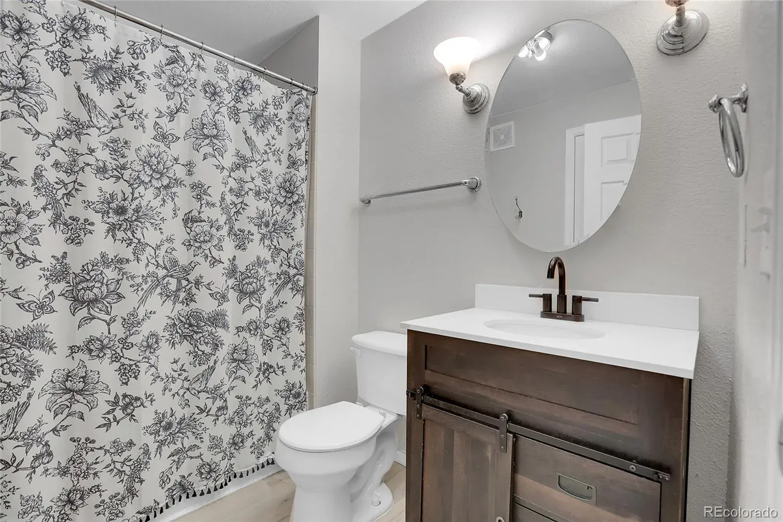 10302025223422 1600 16